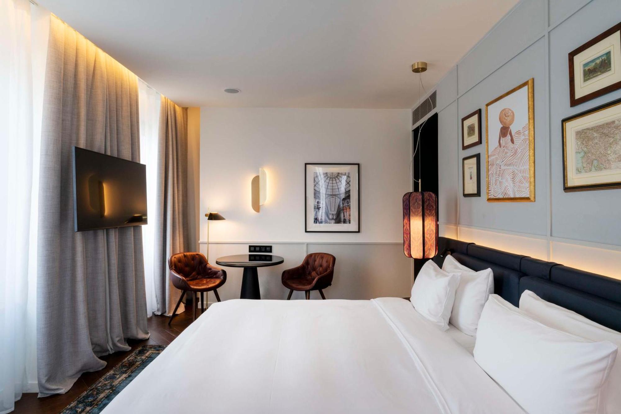 Junior Suite Bath
