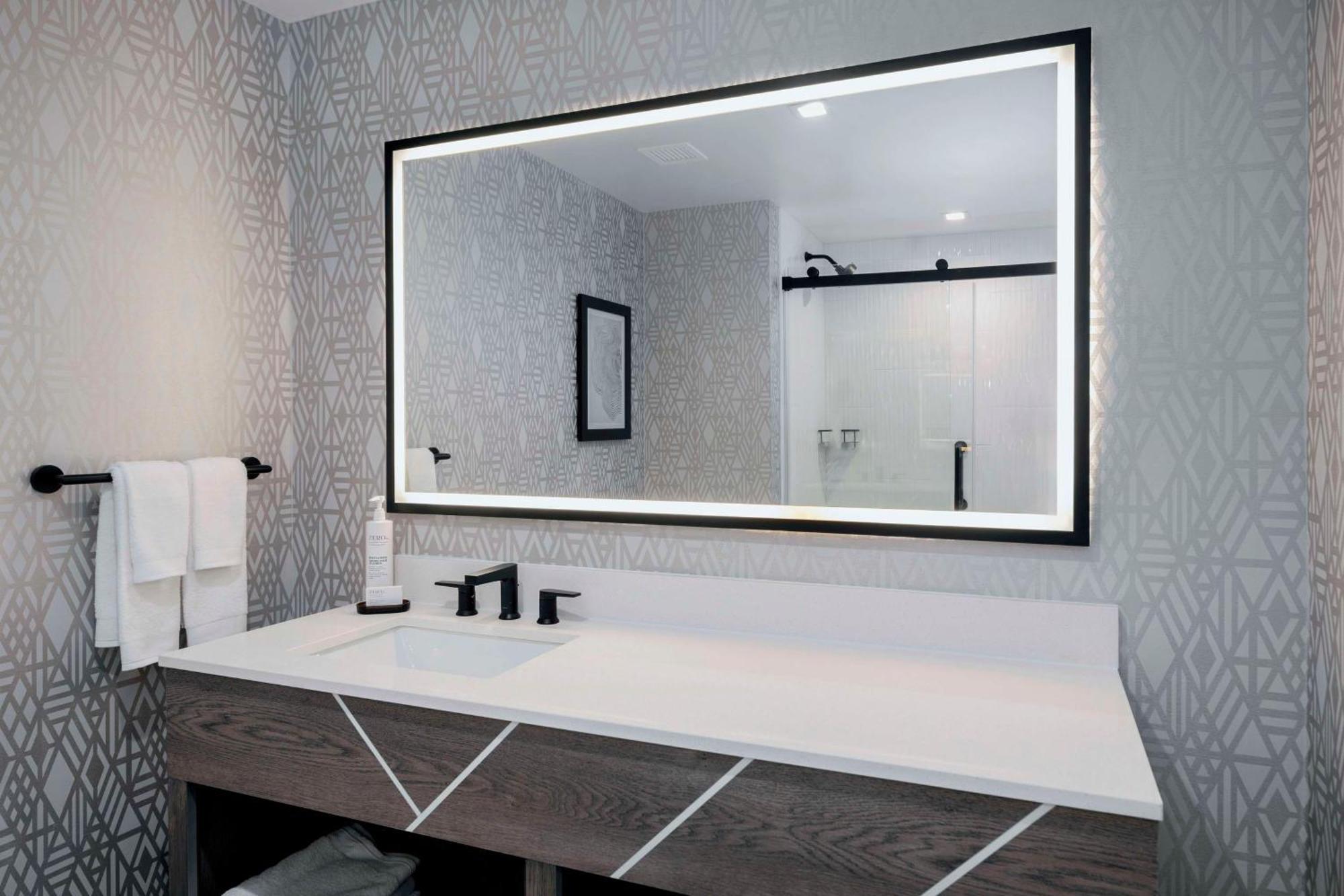 King Studio Suite