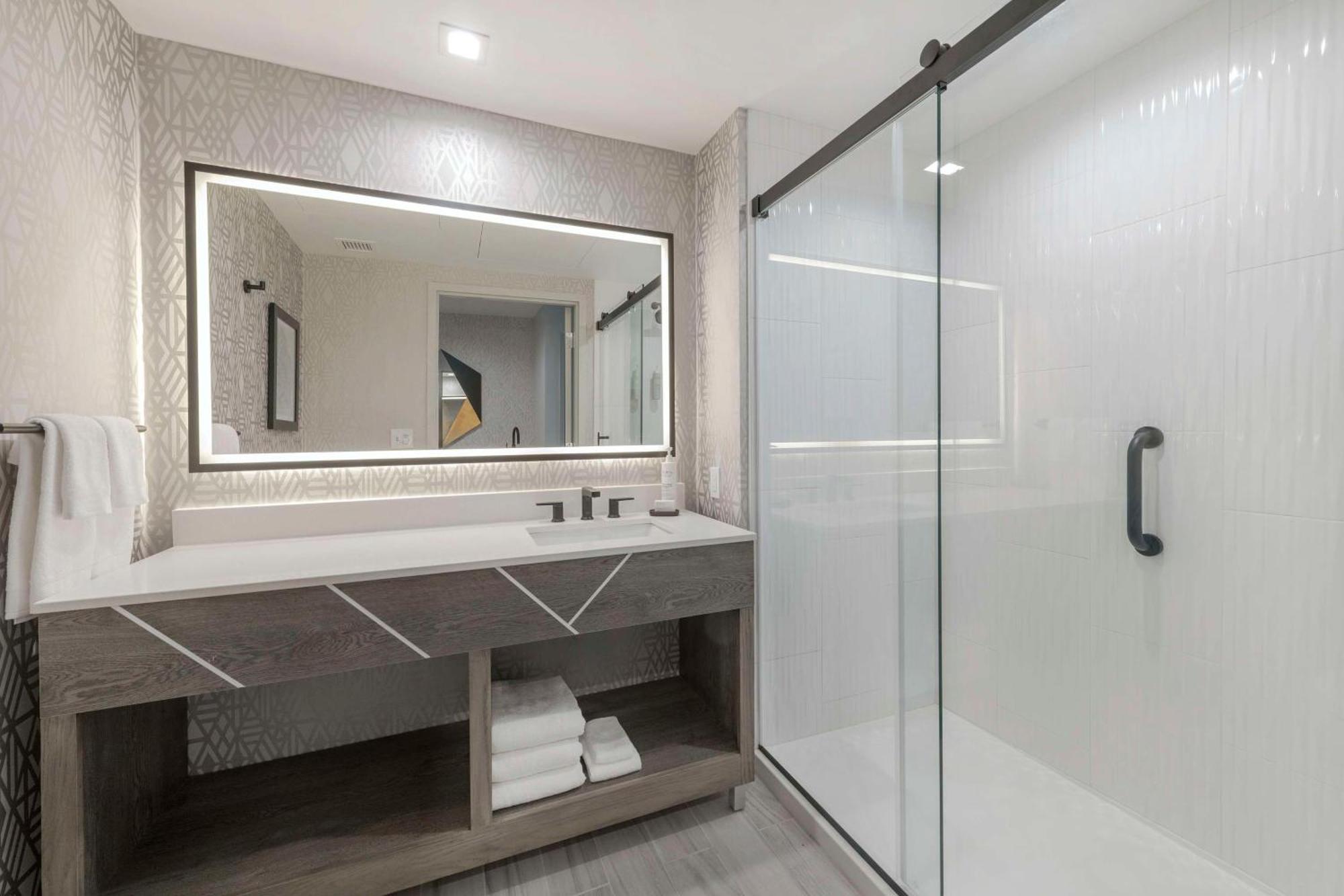 King Studio Suite