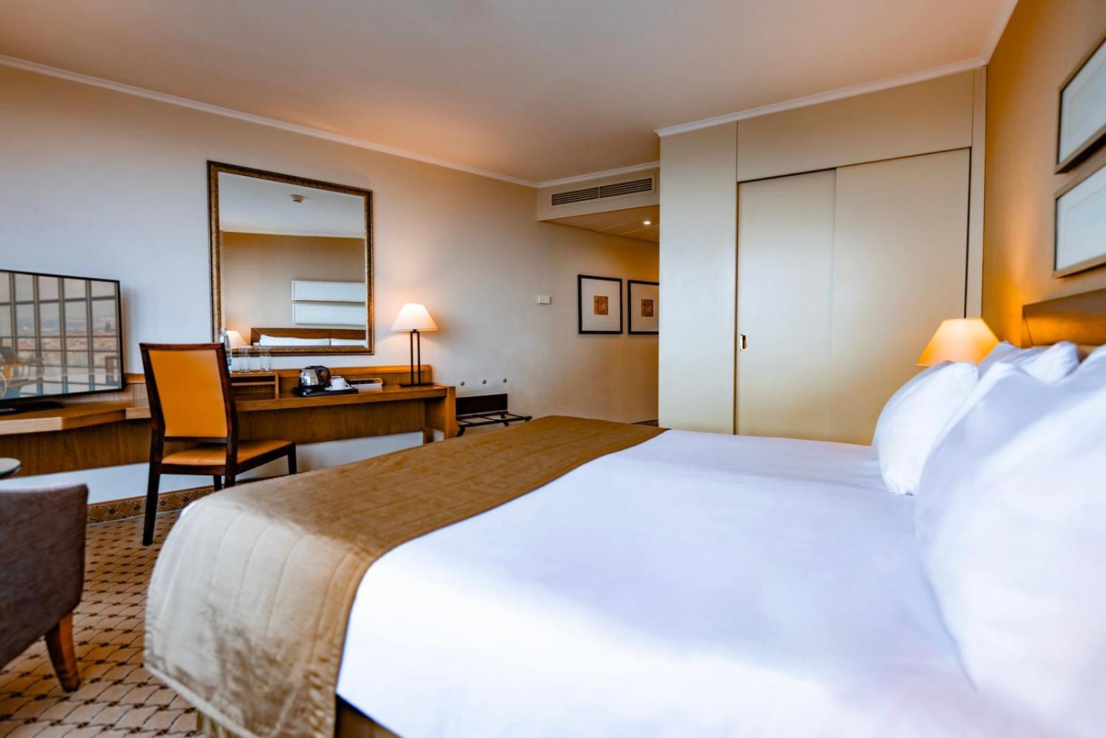 Superior Room,1584394329:JPEG