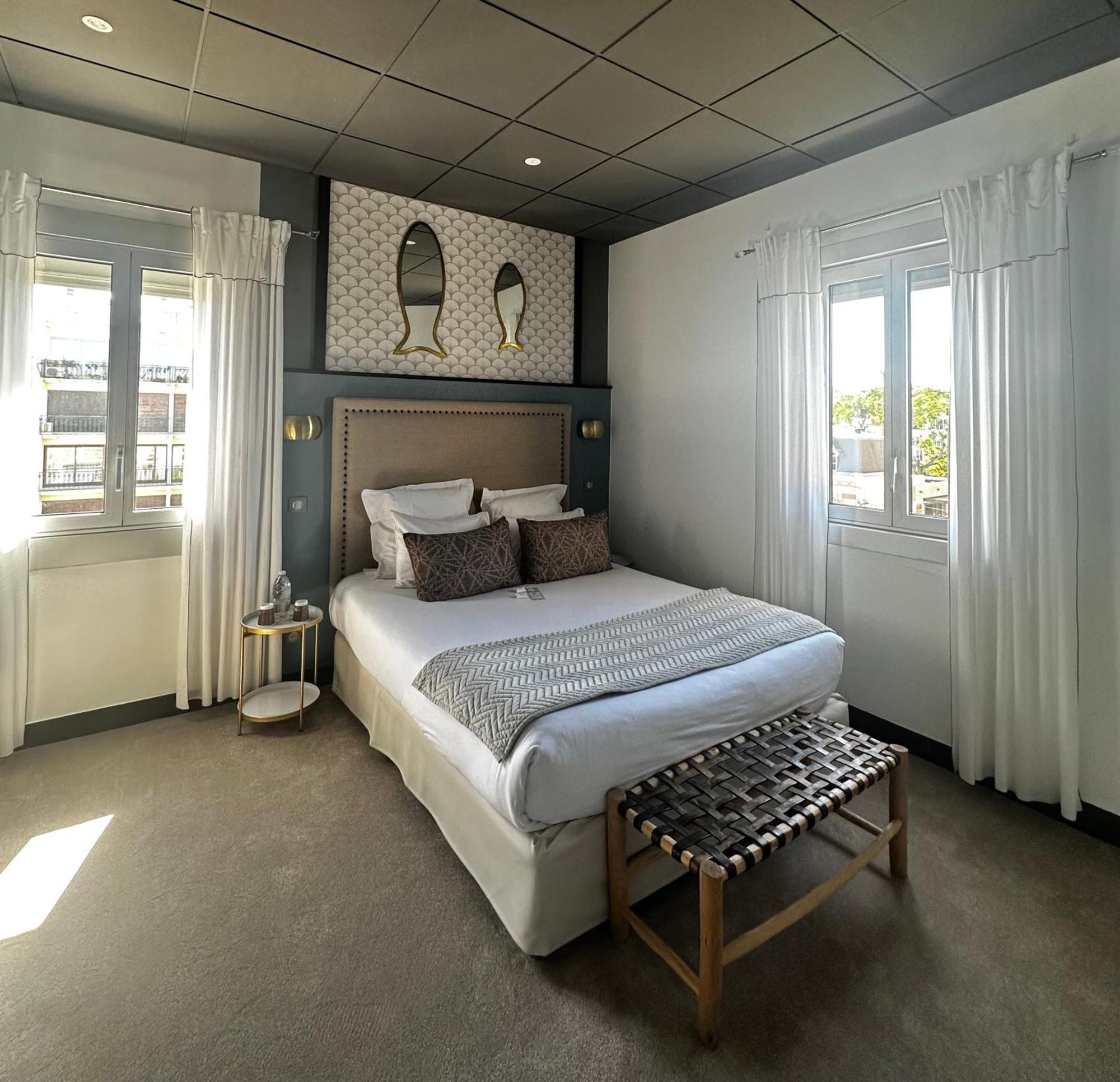 Large Double Room Partial Sea View