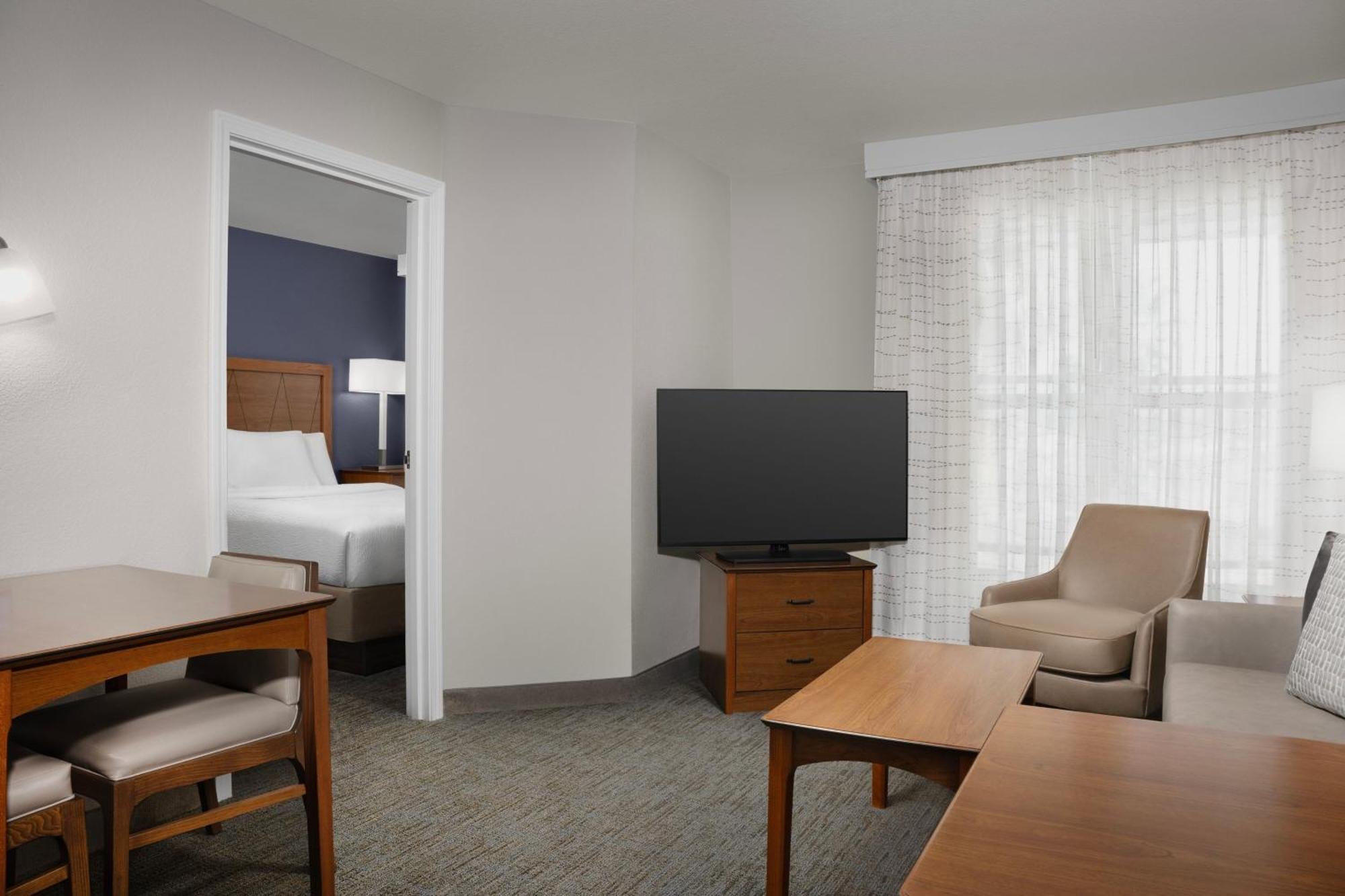 One-Bedroom Queen Suite Sofa Bed