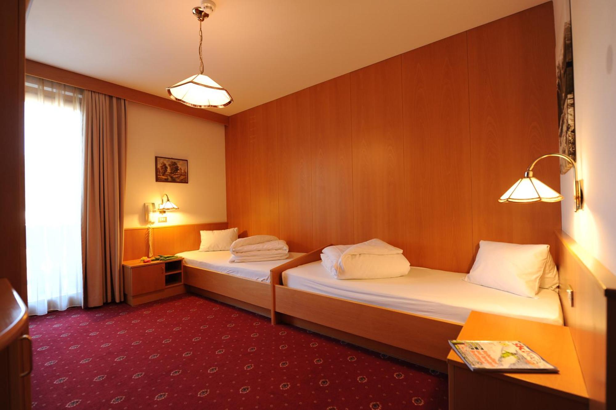 Economy Twin Room