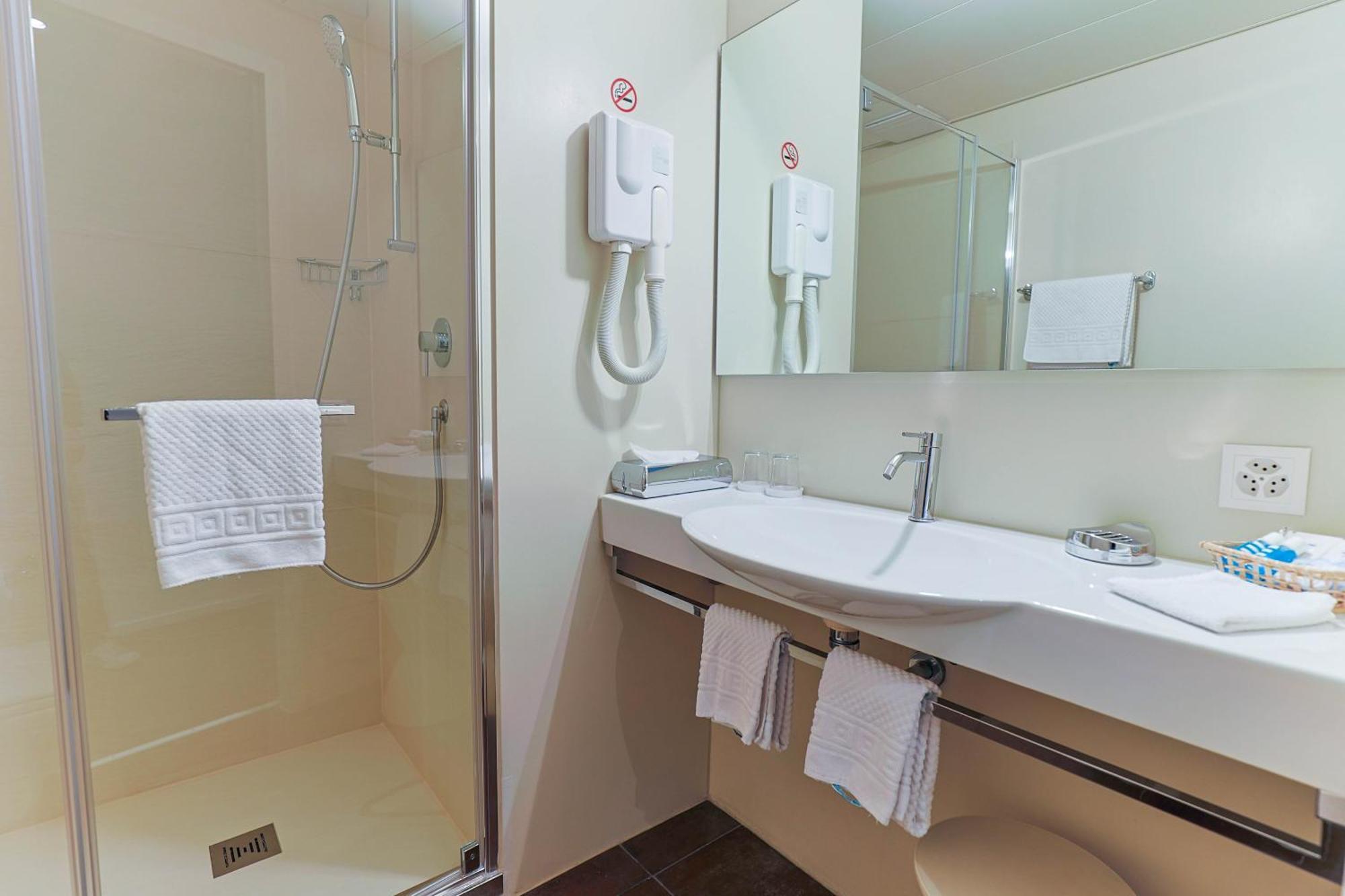 Queen Double Room