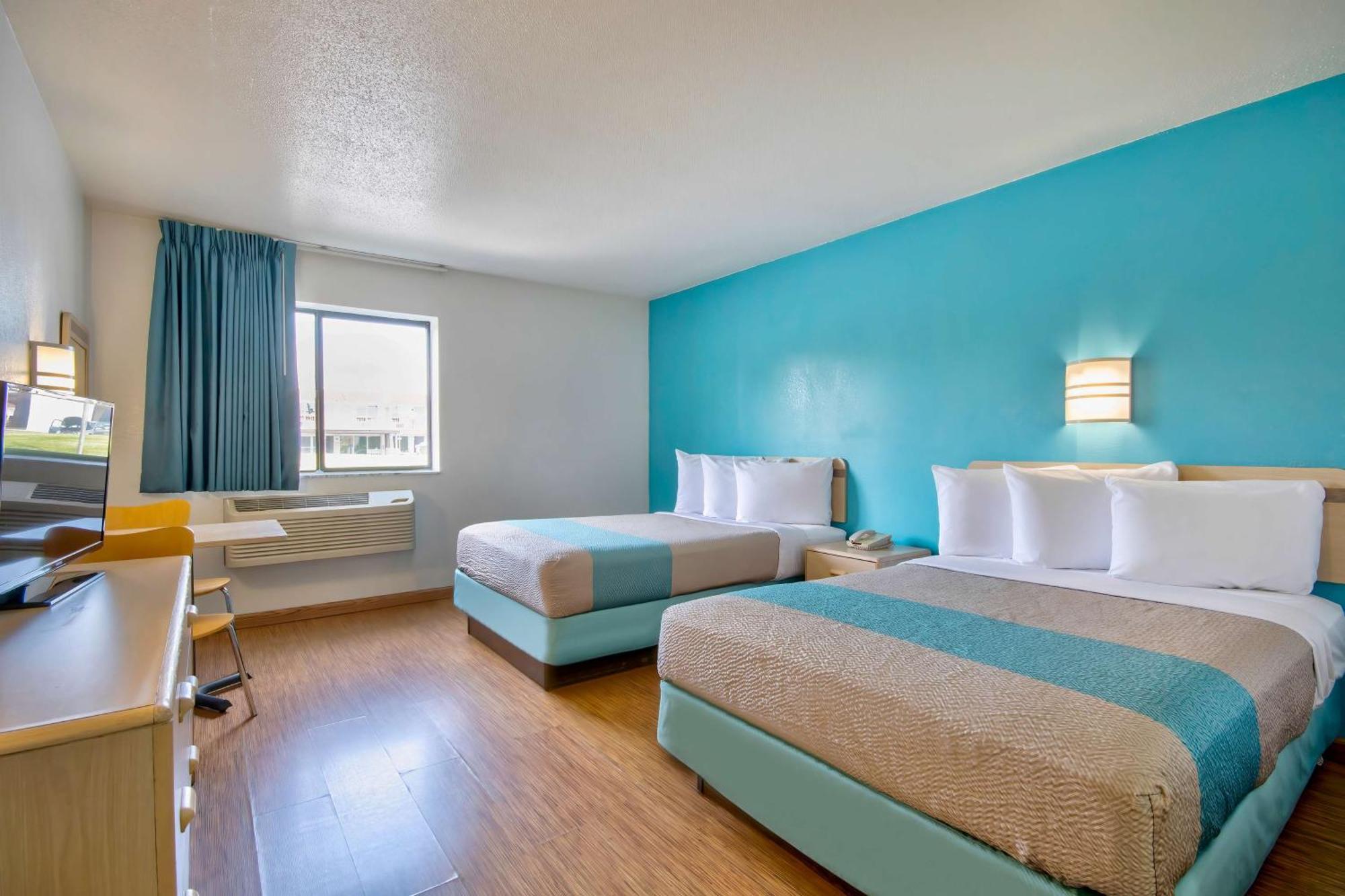 2 Queen Beds Non-Smoking