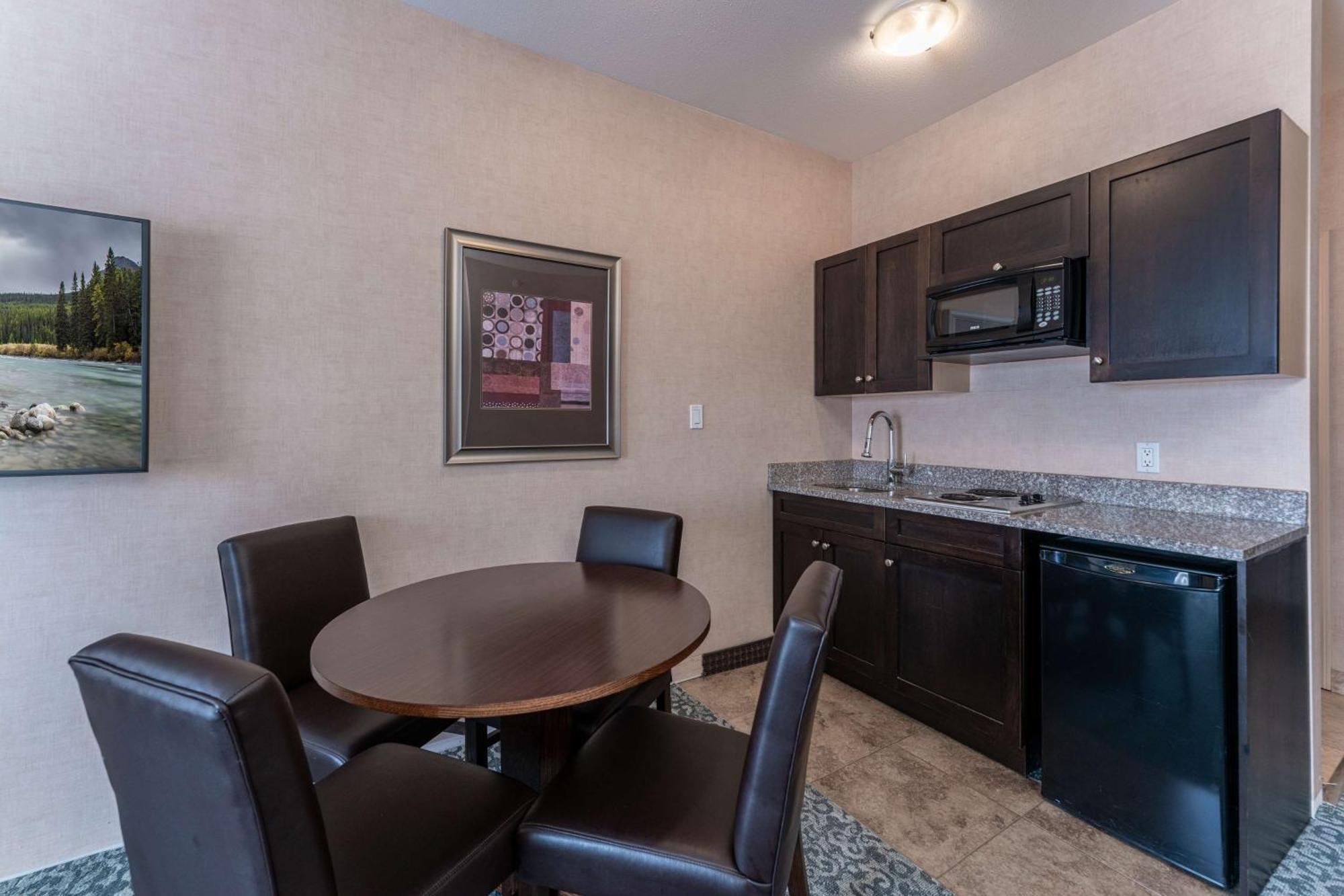 One-Bedroom King Suite