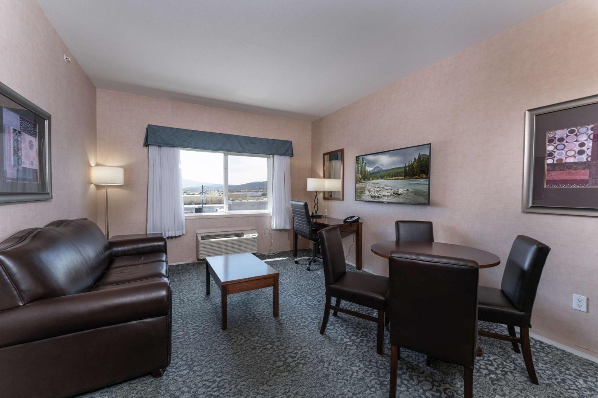 One-Bedroom King Suite