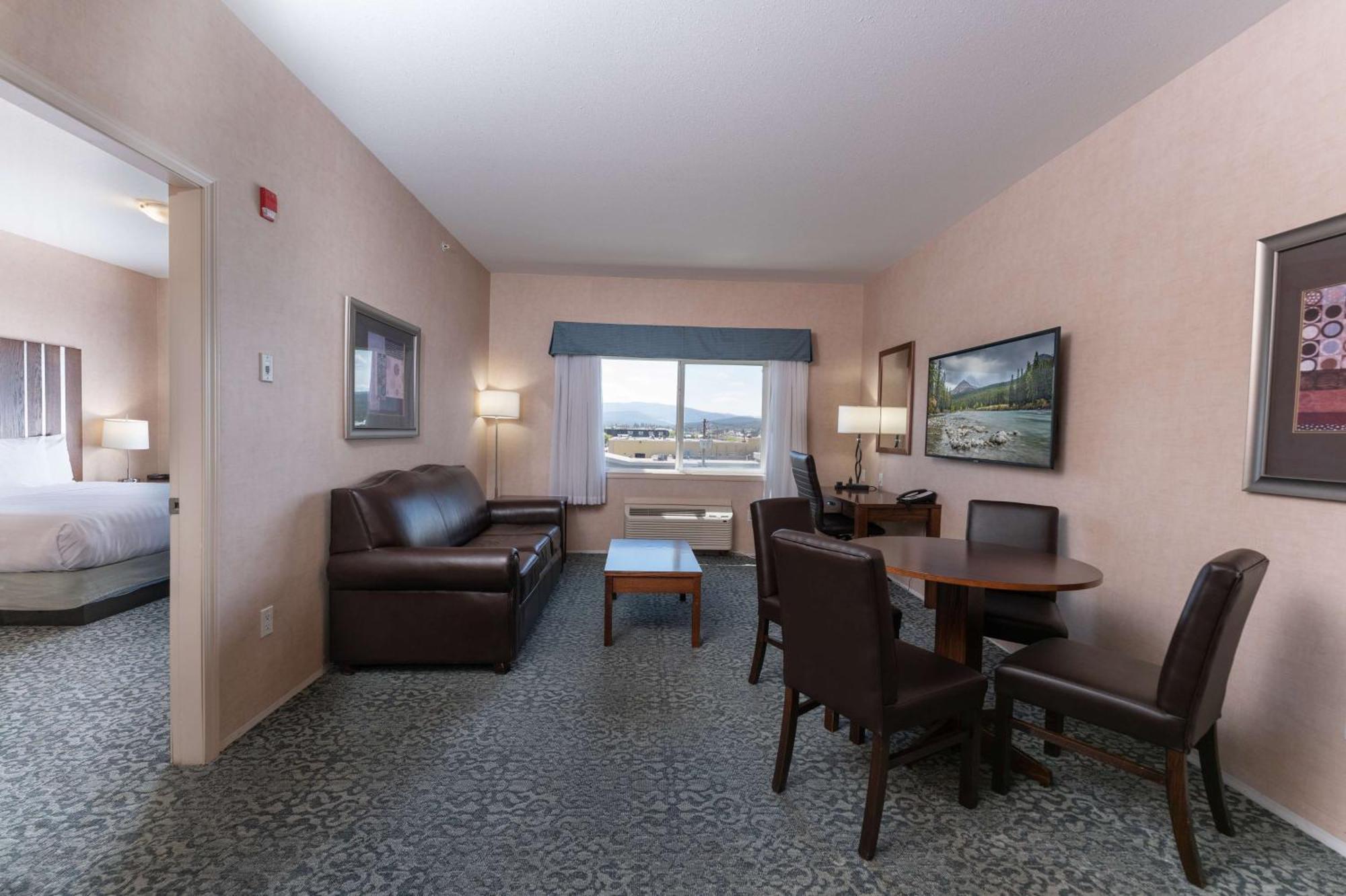 One-Bedroom King Suite