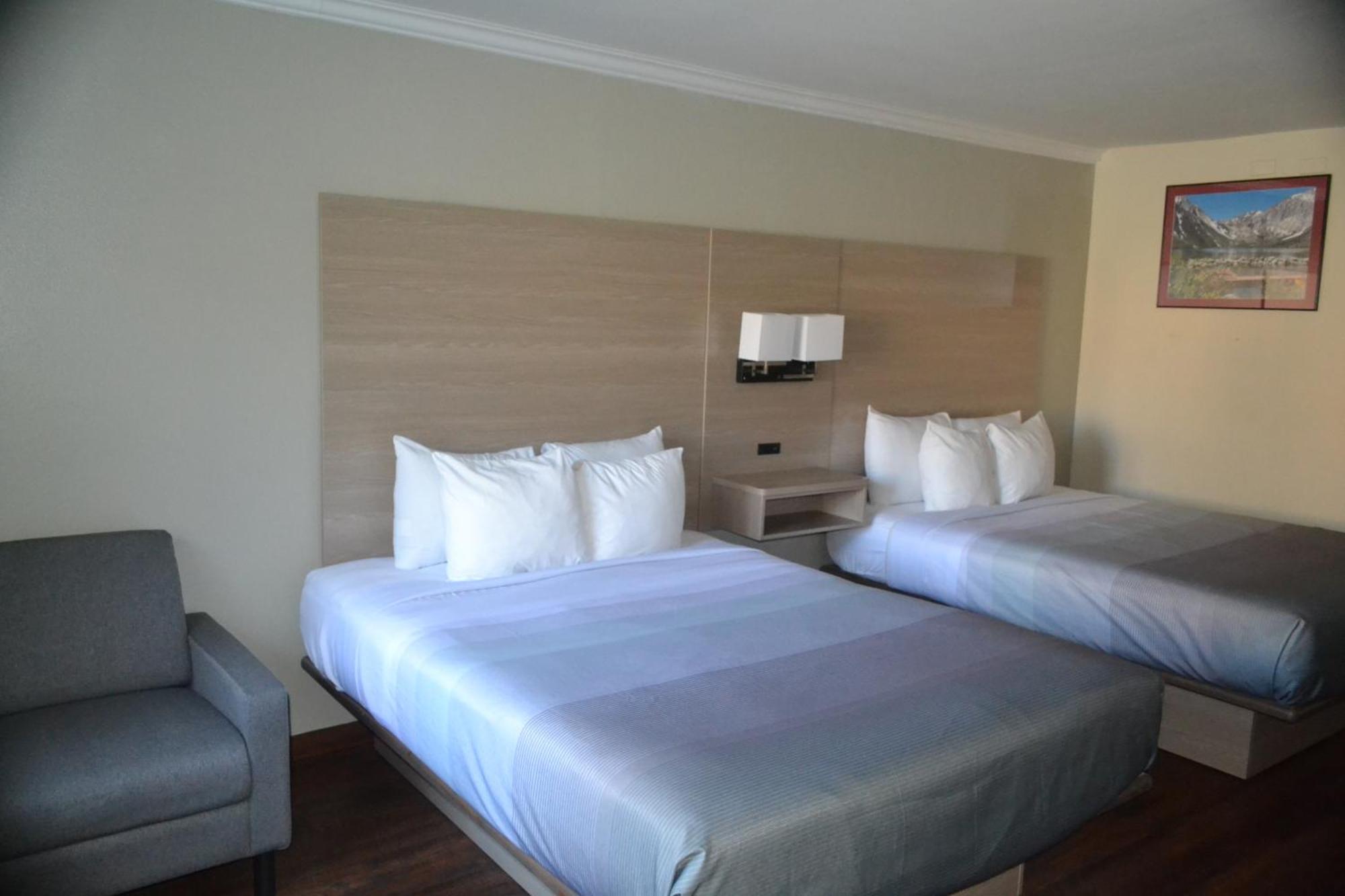 Quadruple Room Two Queen Beds Non Smoking