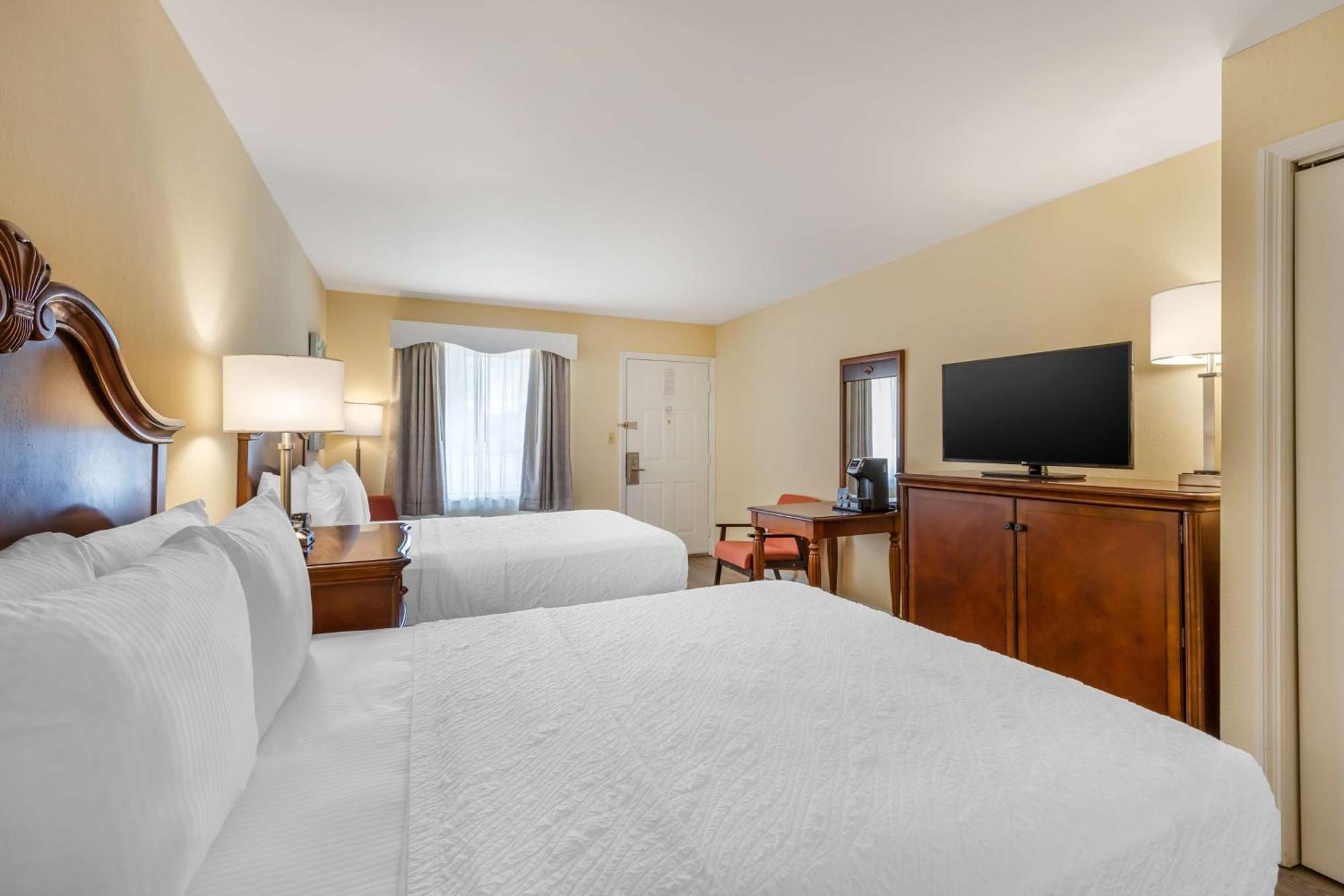 Queen Room Two Queen Beds Roll Shower Disability Access or Non-Smoking