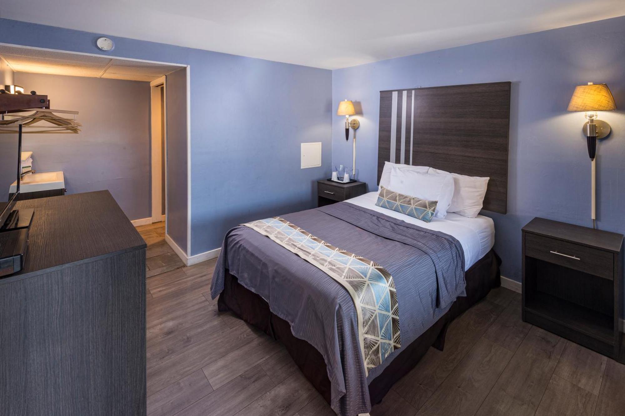 Deluxe Room,1574983811:JPEG