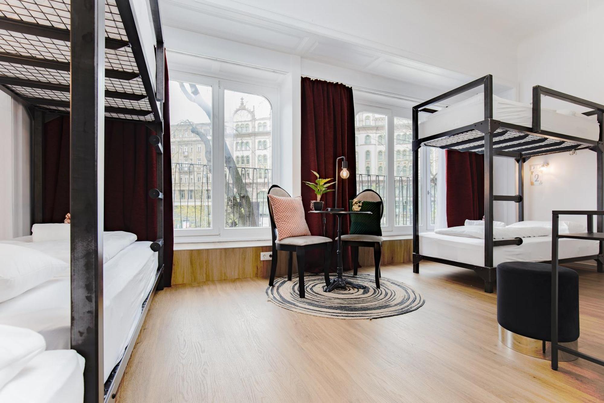 Single Bed Female 6-Bed Dormitory Room