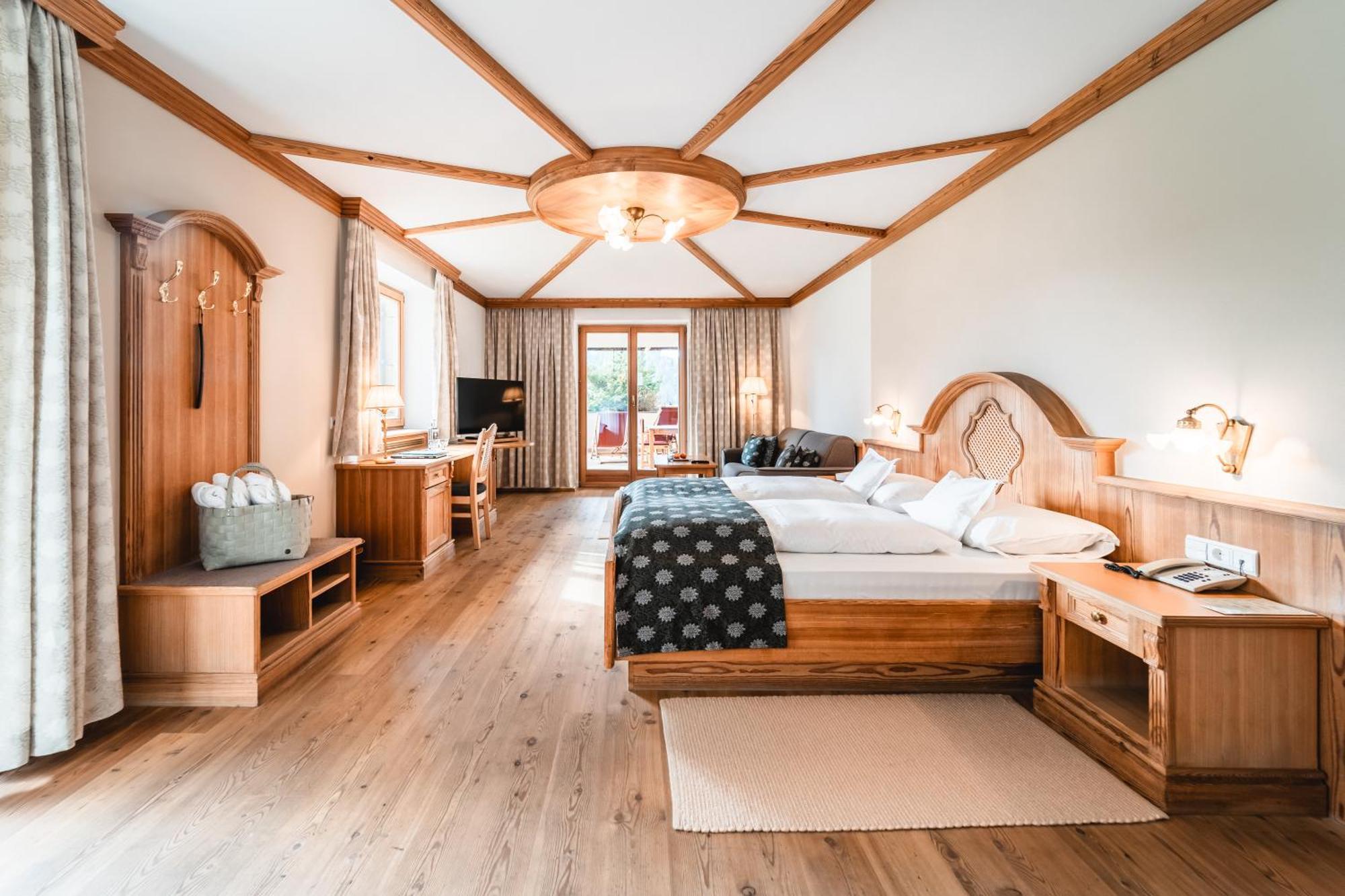 Junior Suite,1576718234:JPEG