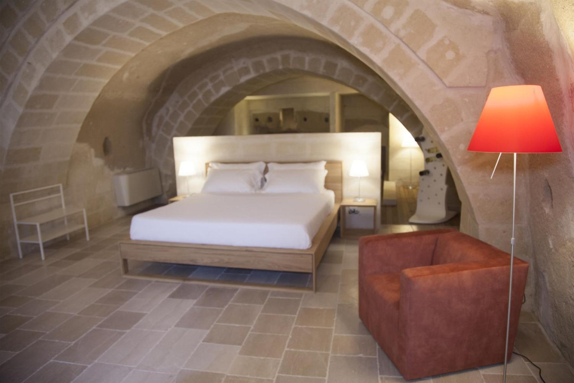 Suite Cave