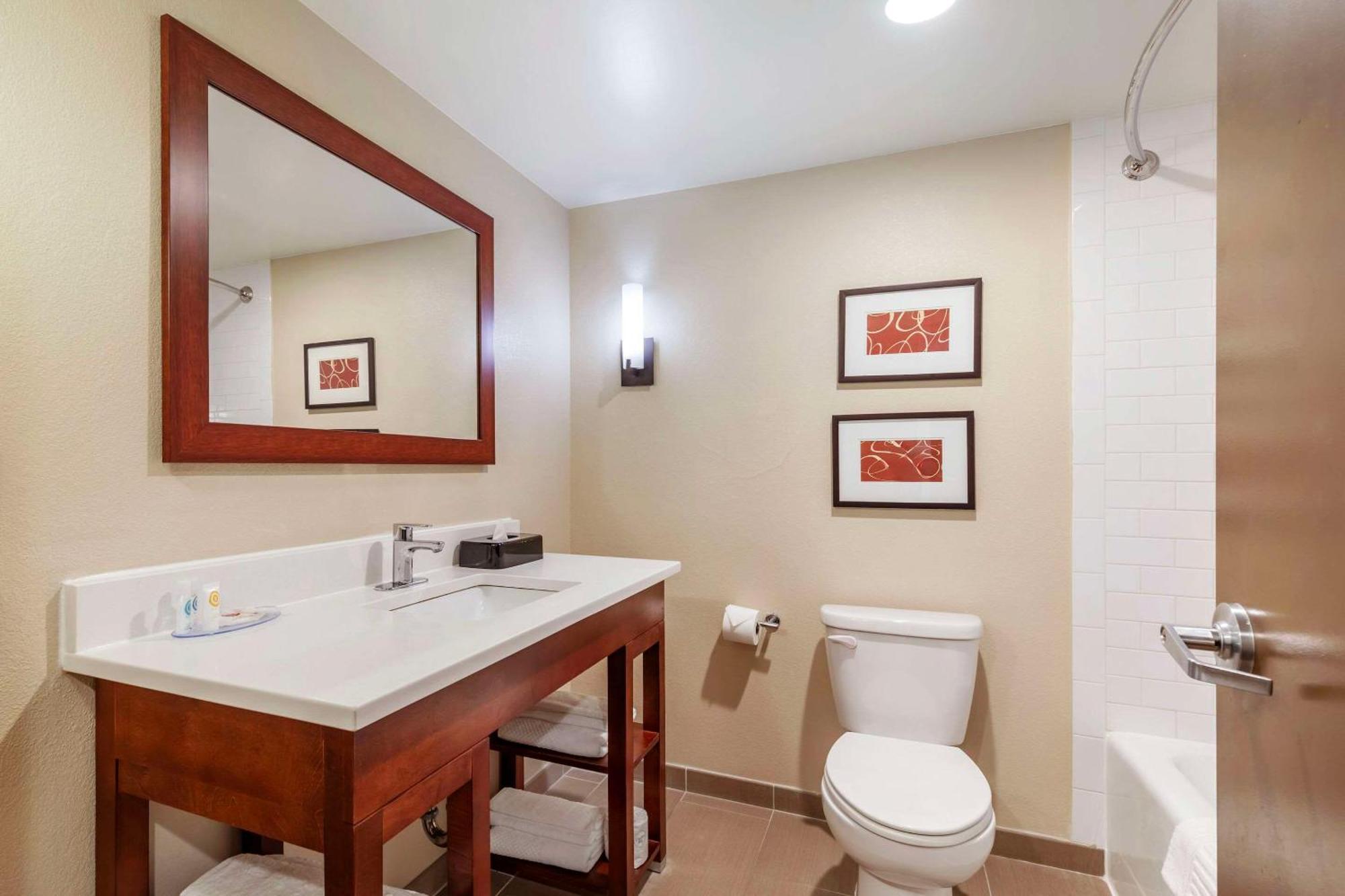 Double Room with Two Double Beds - Non-Smoking