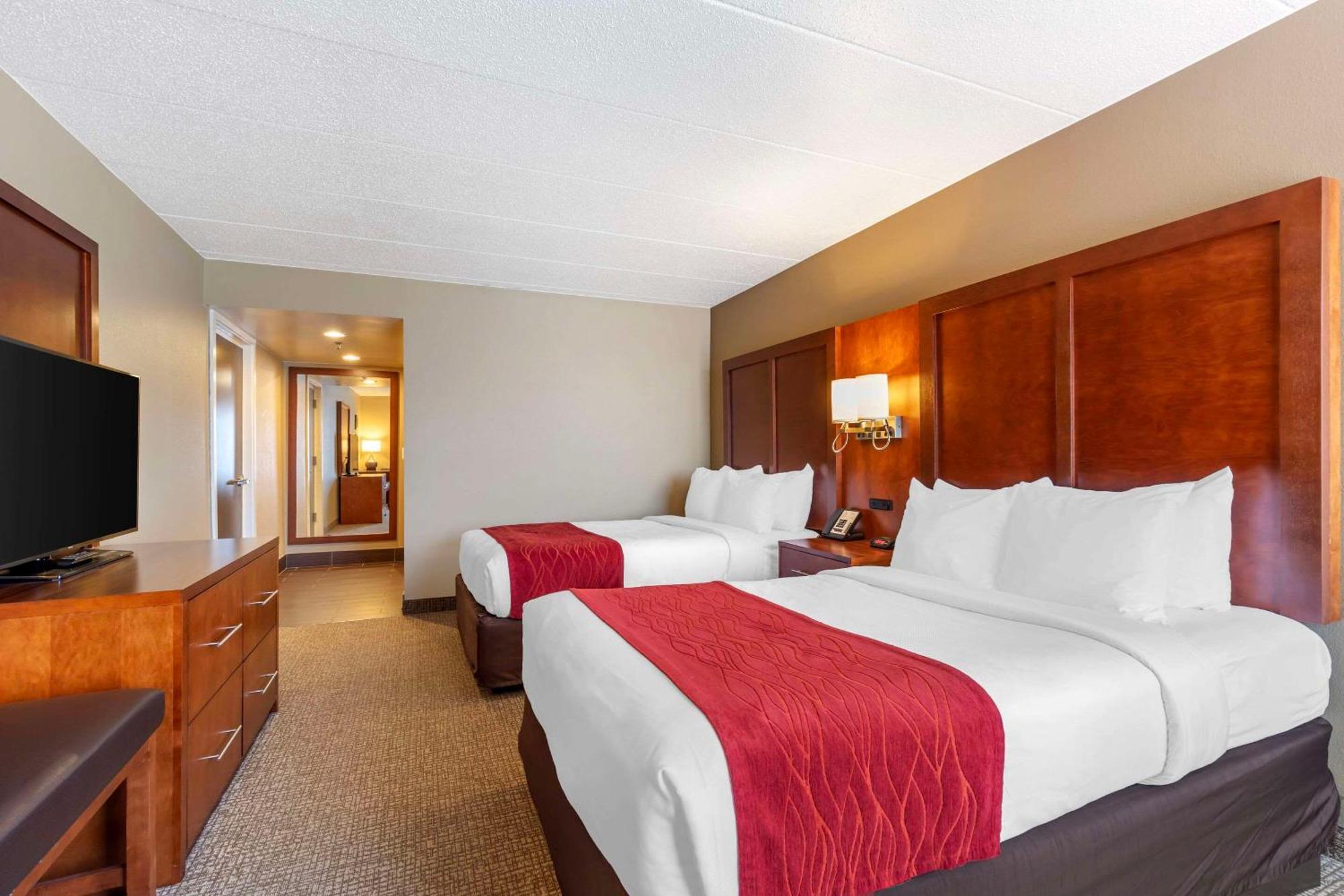 Double Suite with Two Double Beds - Accessible/Non-Smoking