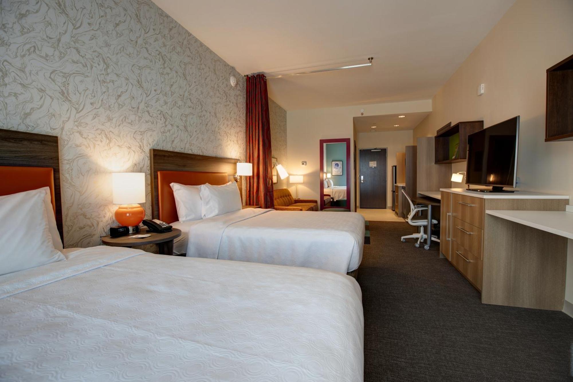 Studio Suite Two Queen Beds Hearing Access or Non-Smoking