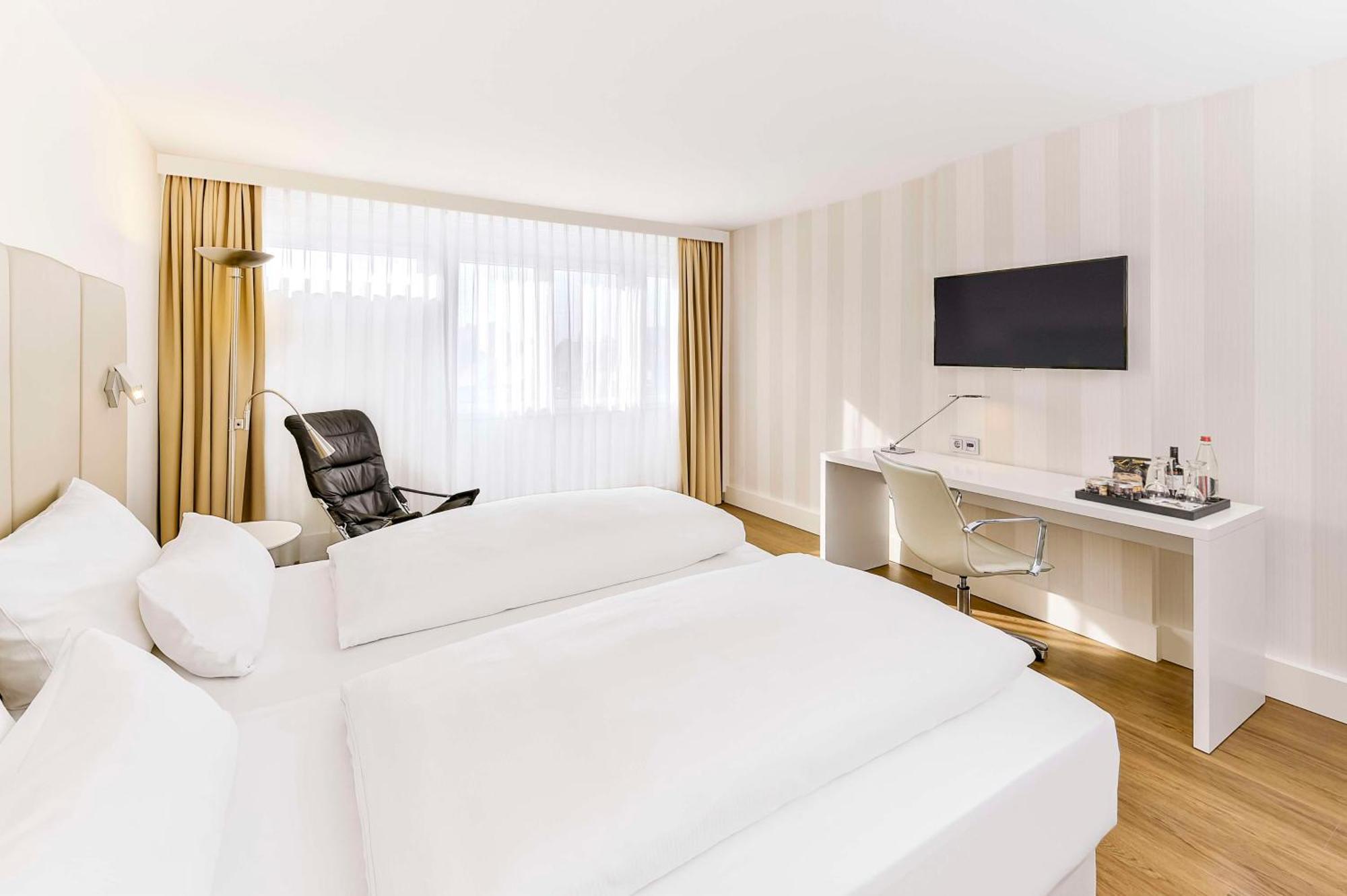 Deluxe Twin Room with Extra Bed (2 adults + 1 child)