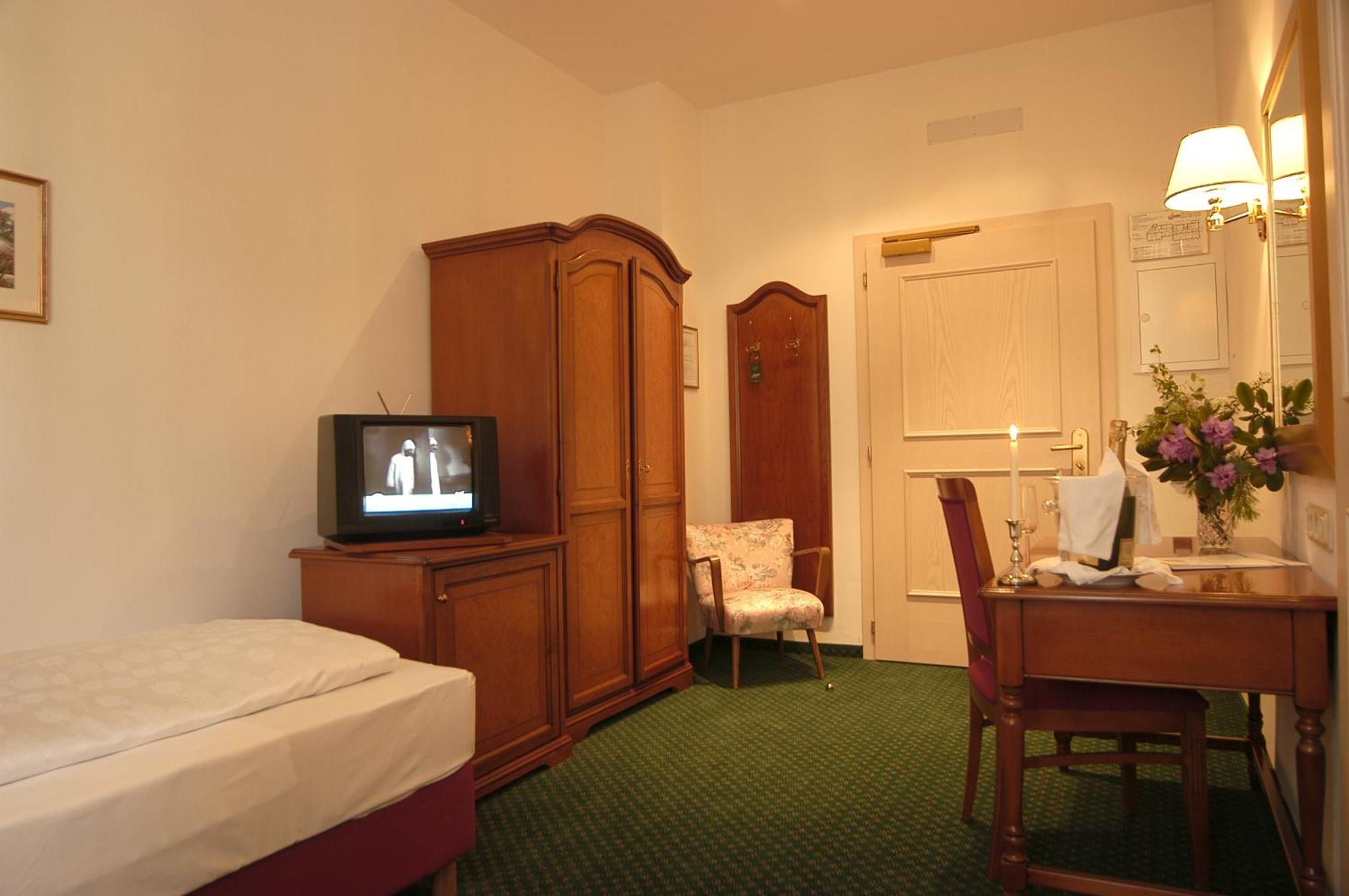 Standard Single Room