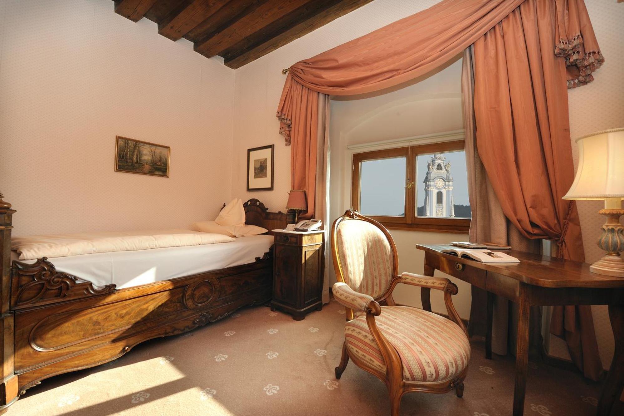 Single Room,1621408443:JPEG