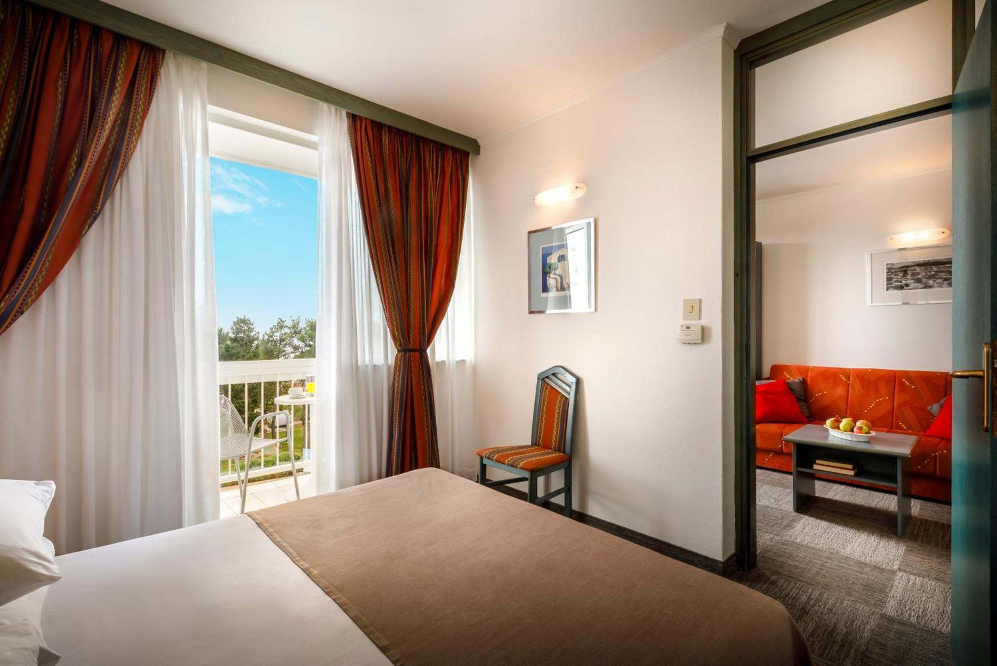 Superior Suite Balcony Seaside