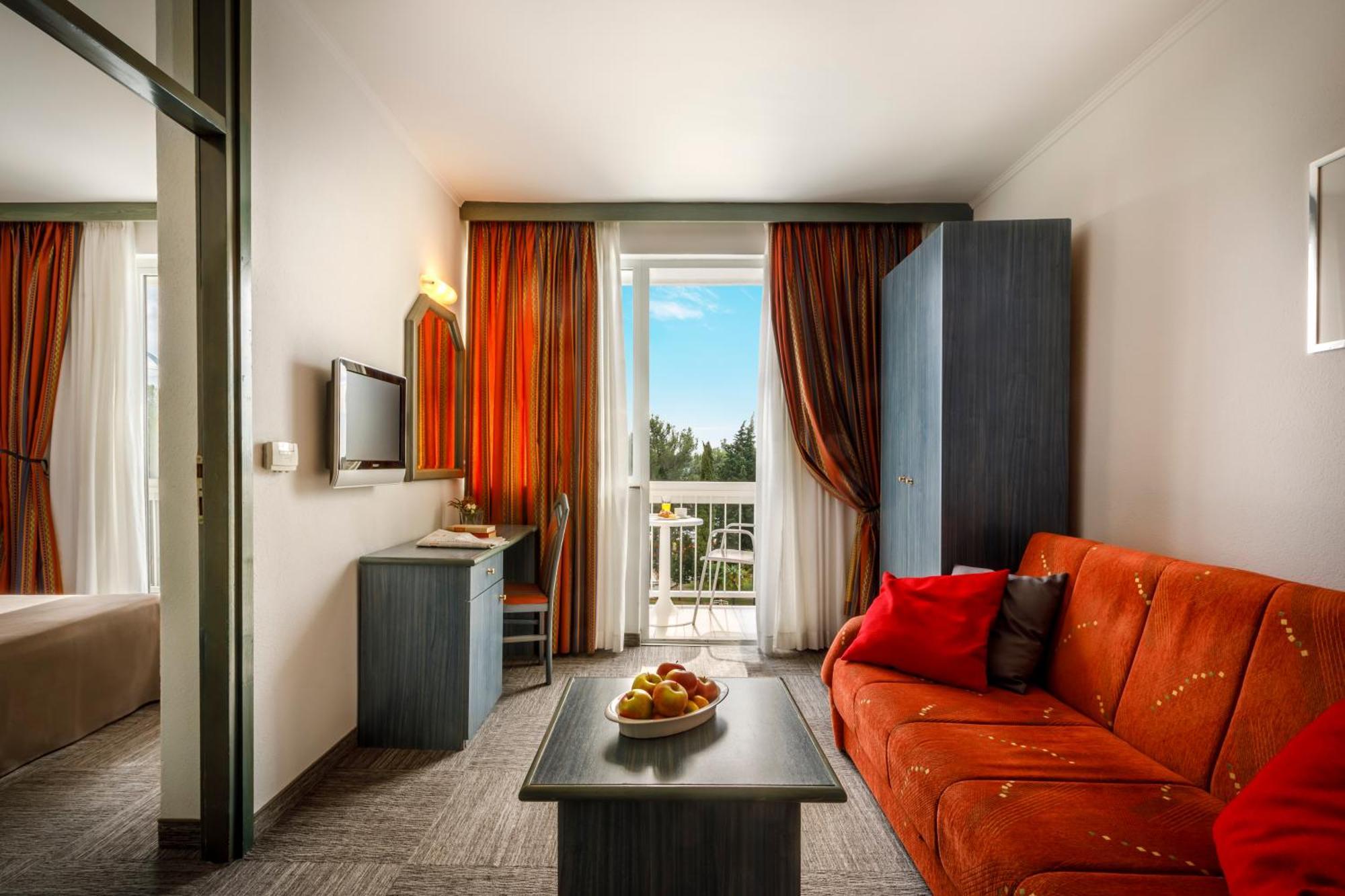 Superior Suite Balcony Seaside