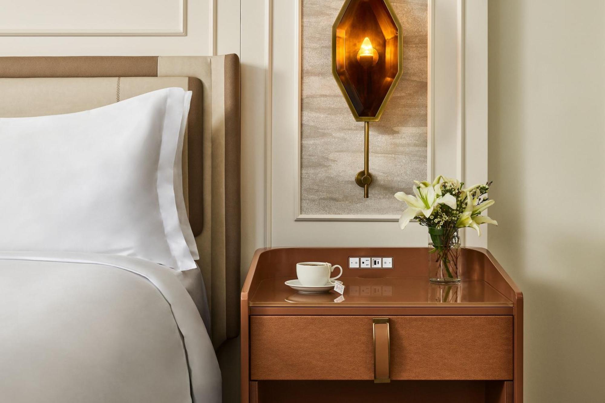 Deluxe King Room Tub Mobility Hearing Accessible