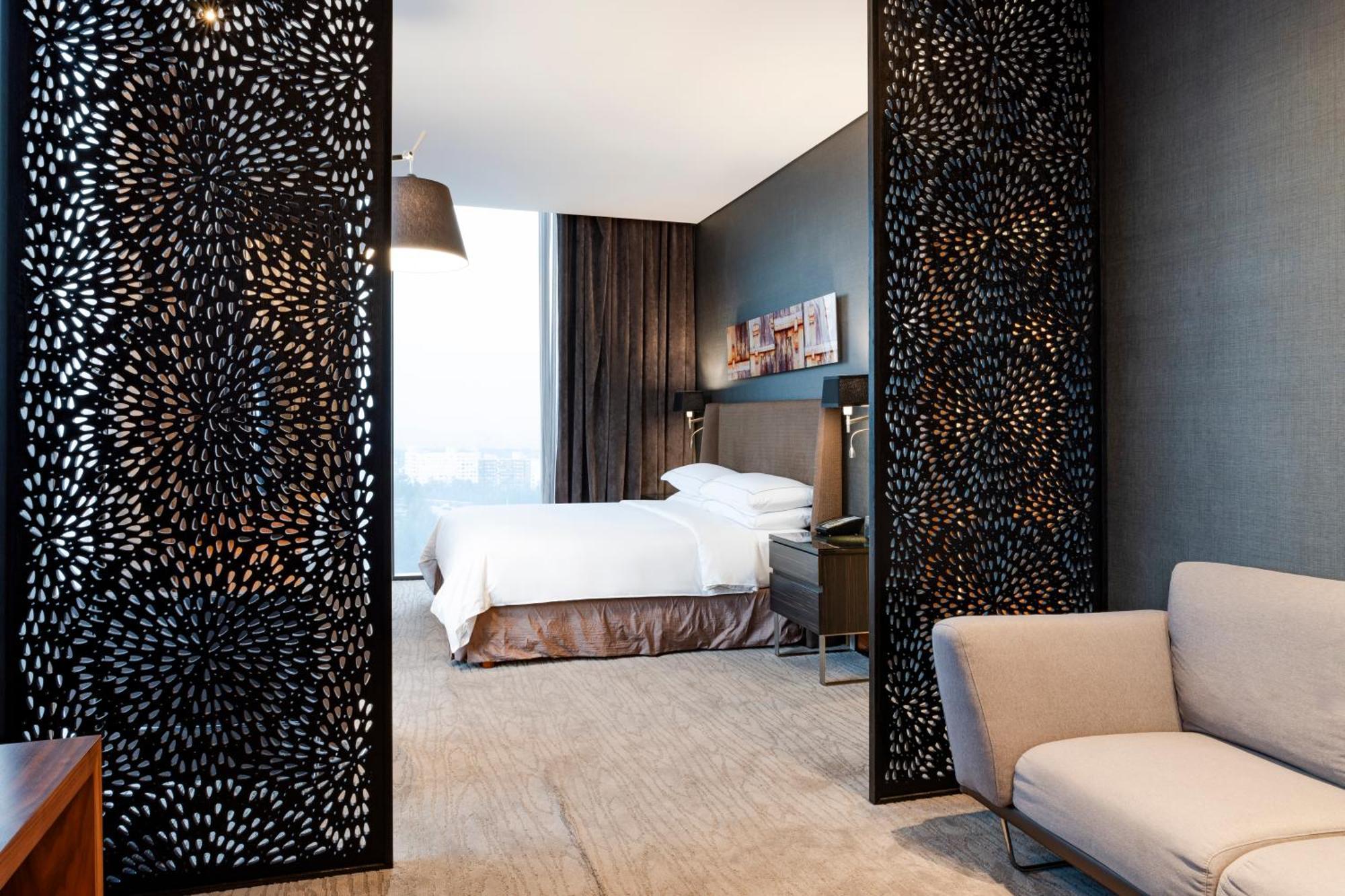 Junior King Suite Seating Area