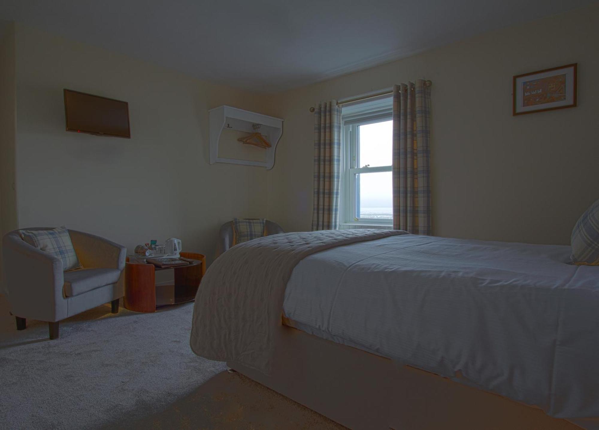 Deluxe Double or Twin Room with Sea View