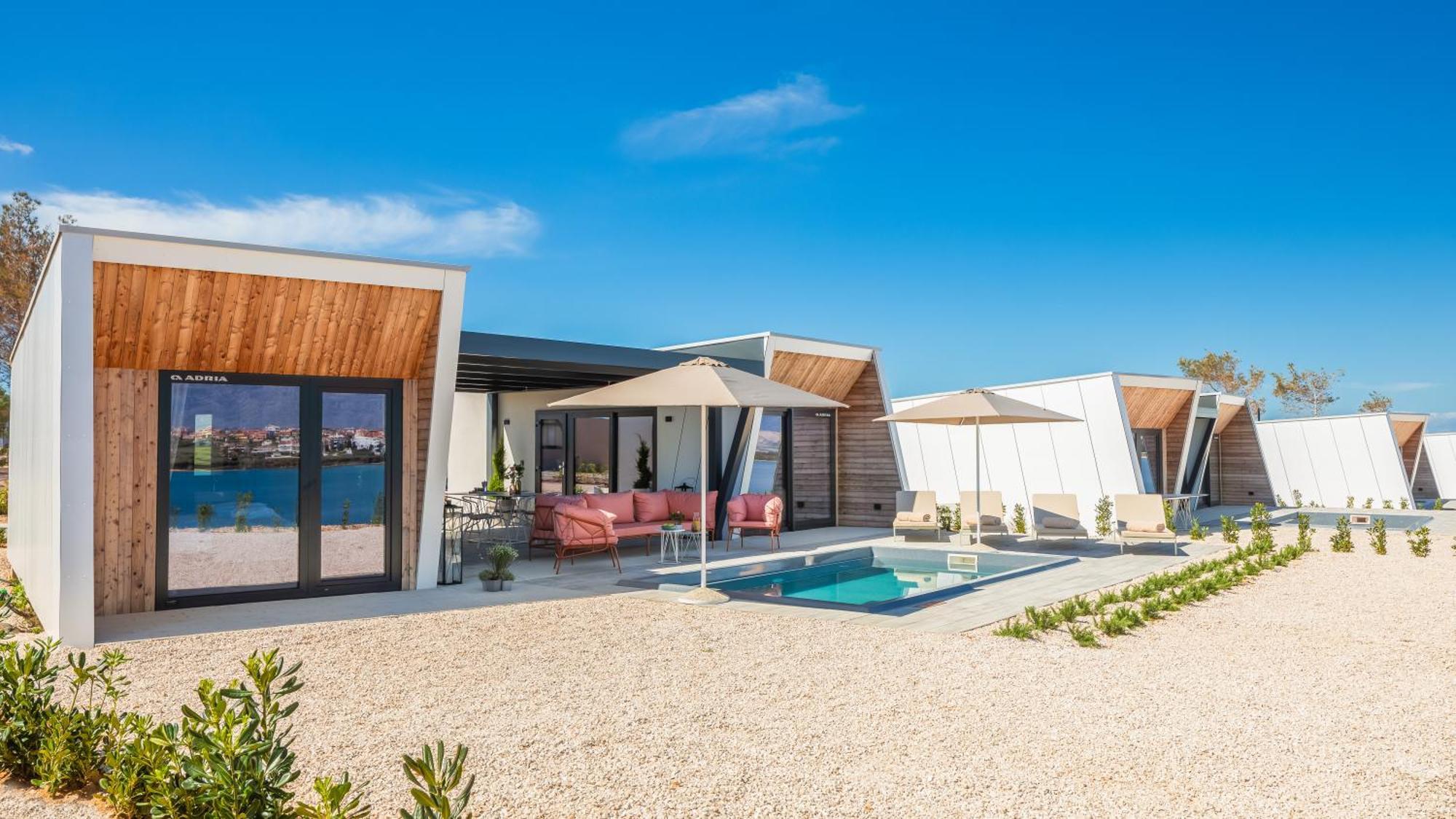 Luxury Glamping Villa pool