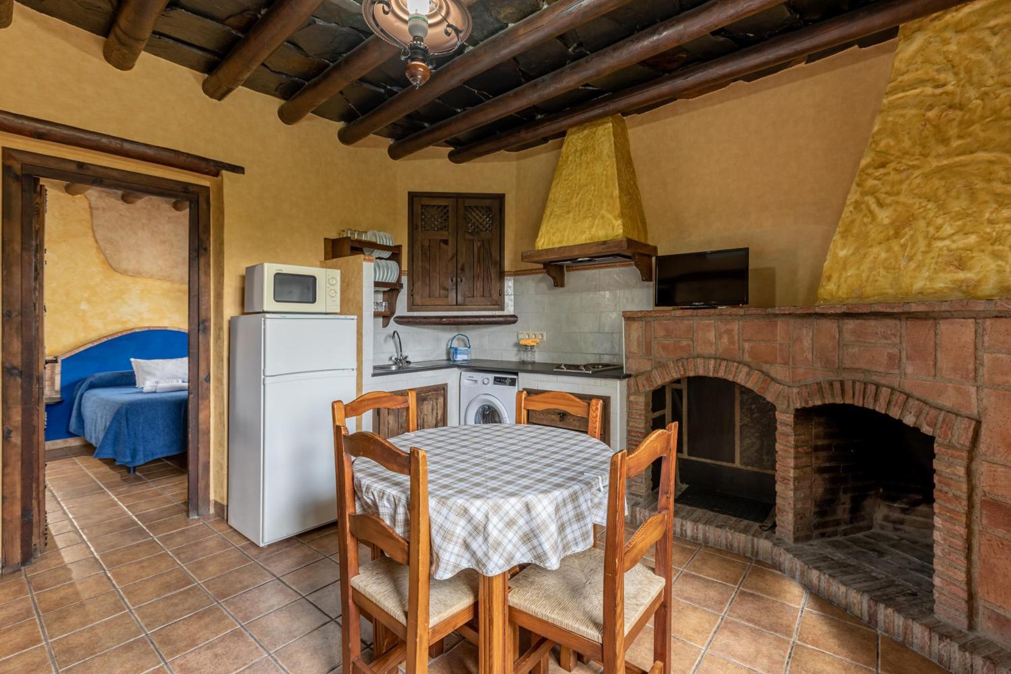 One-Bedroom Apartment,1583063030:JPEG