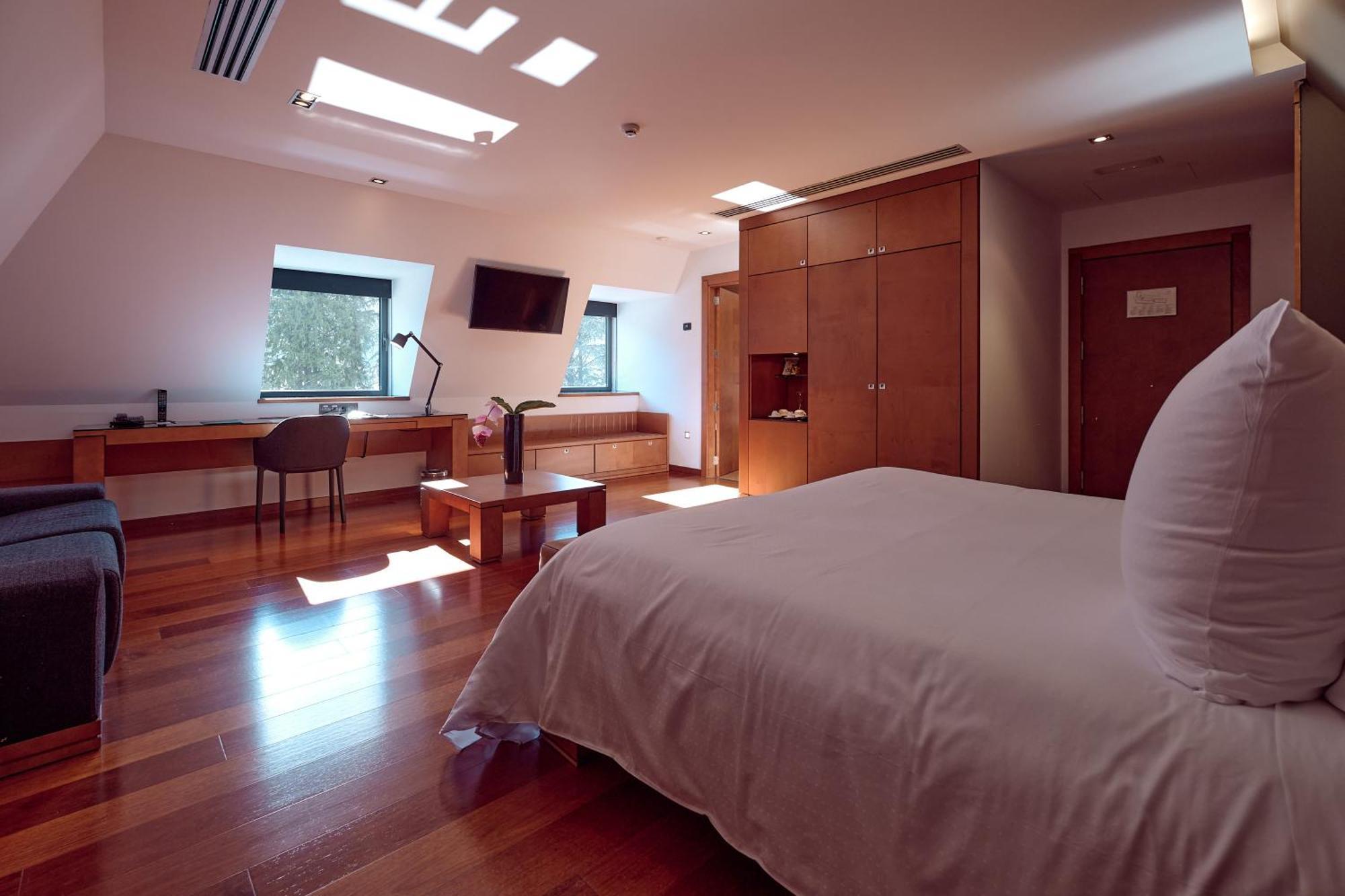 Traditional Suite