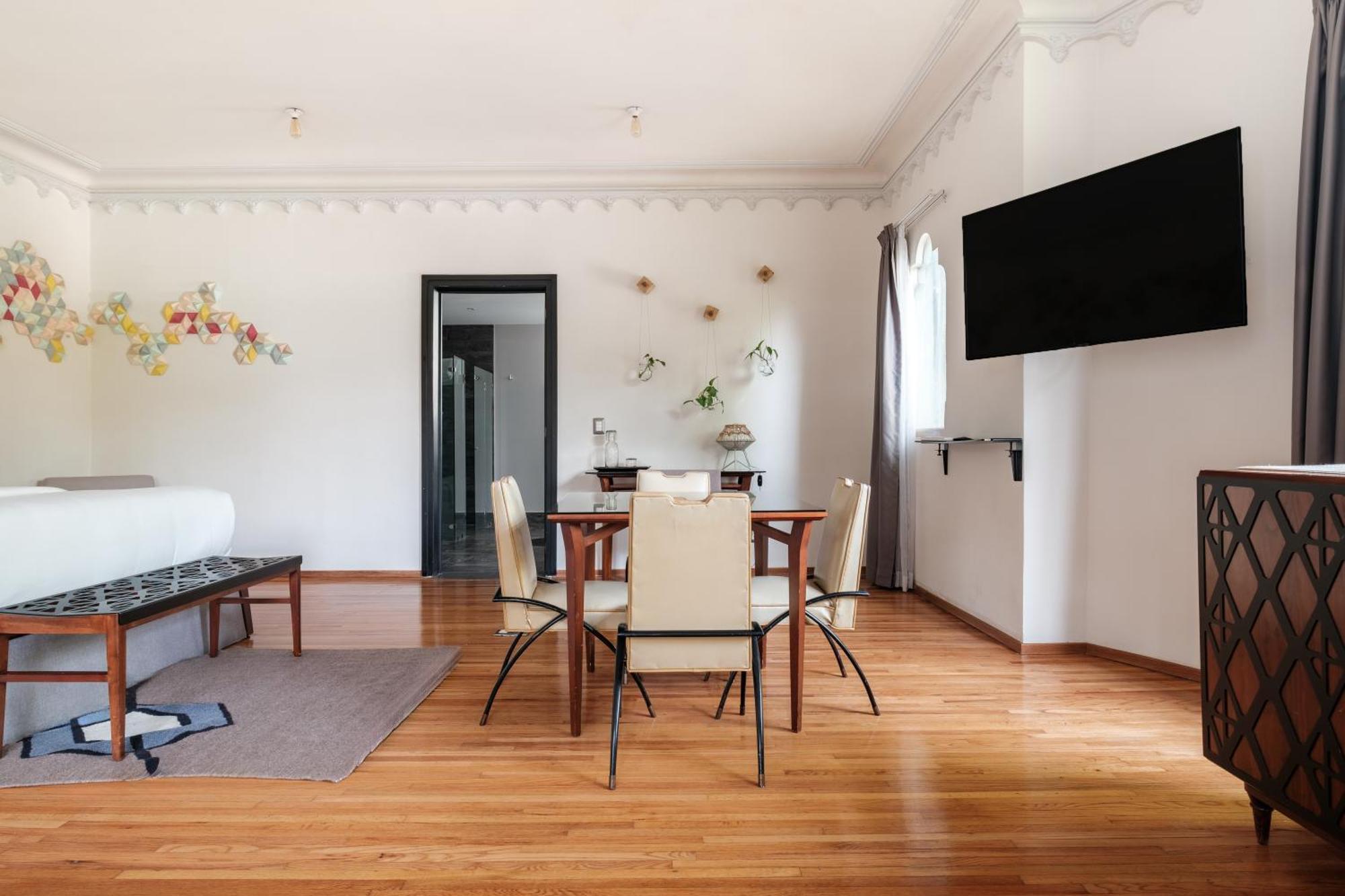 Master Executive Suite