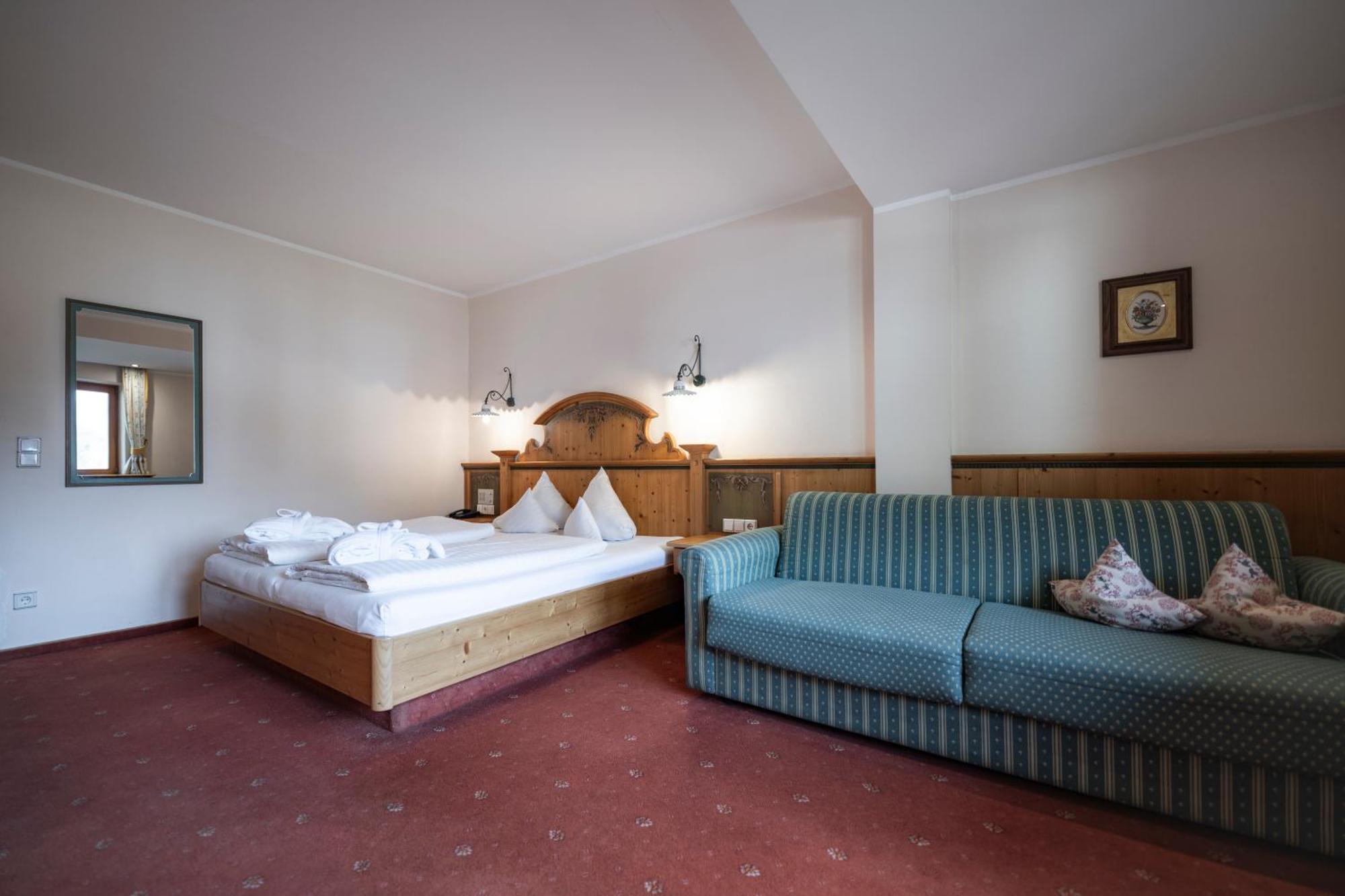 Doppelzimmer mit Balkon