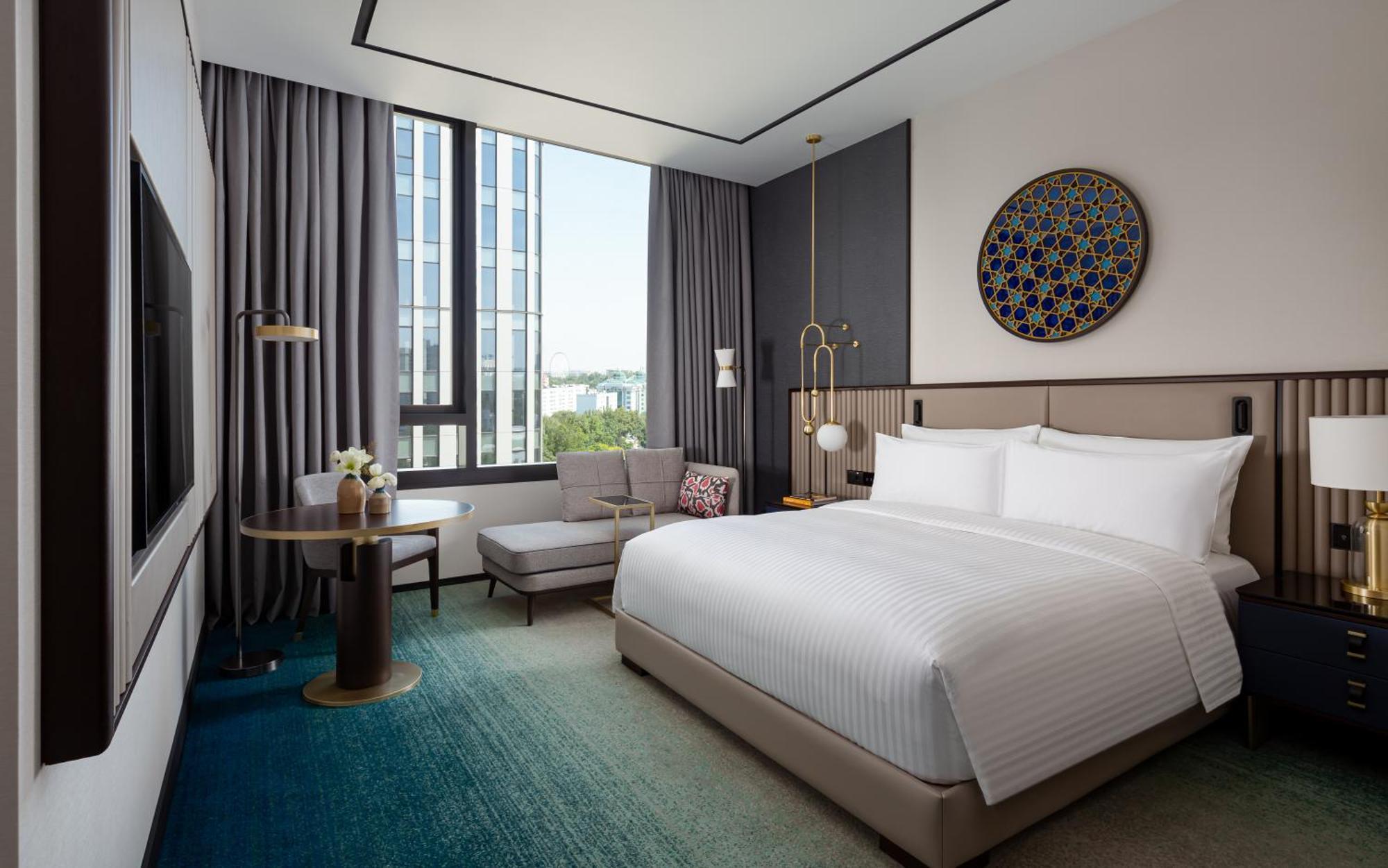 Classic King Room Amir Temur Square View