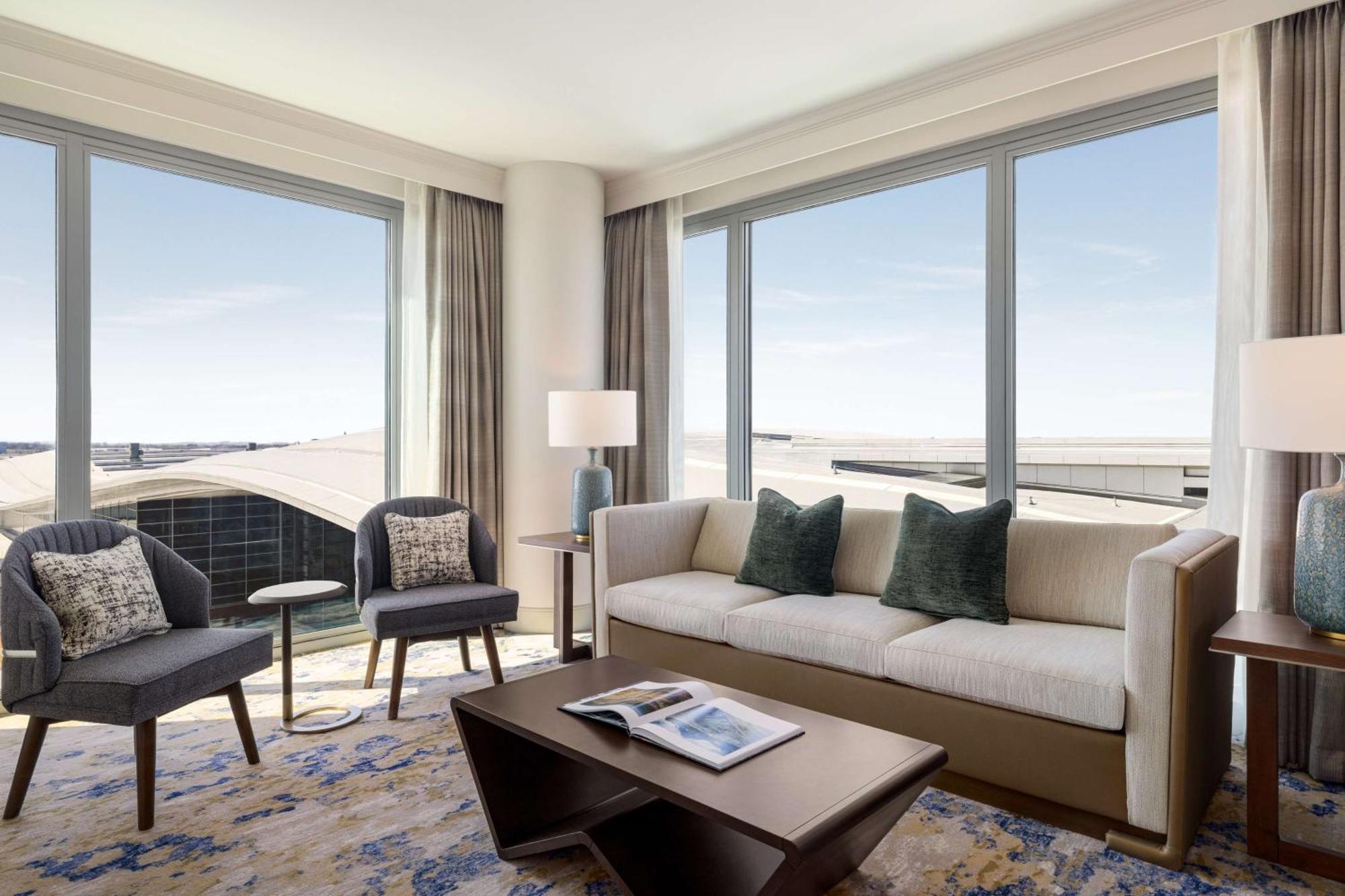 One-Bedroom King Suite,1583359883:JPEG