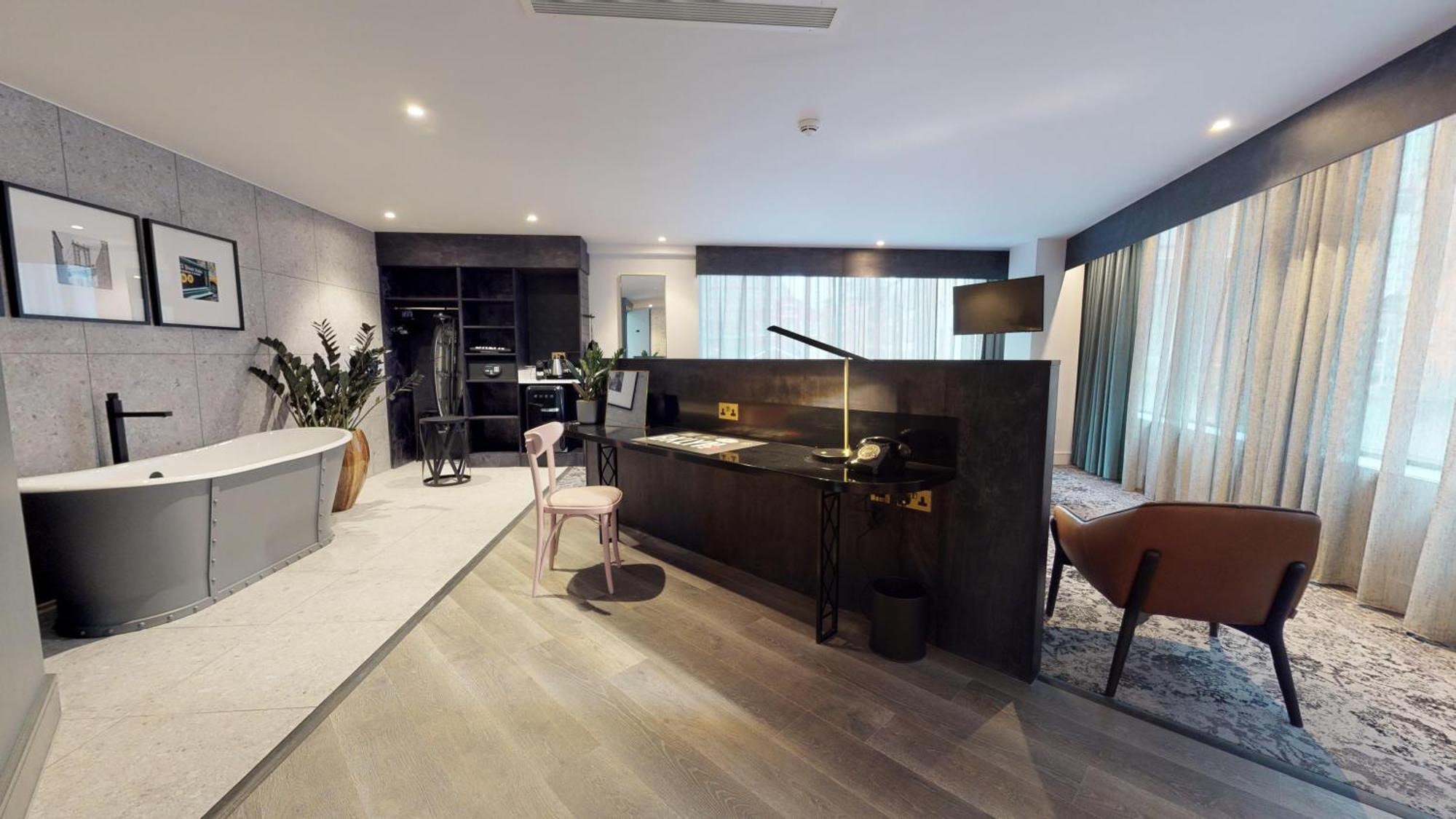 King Suite with Bath and Sofa Bed