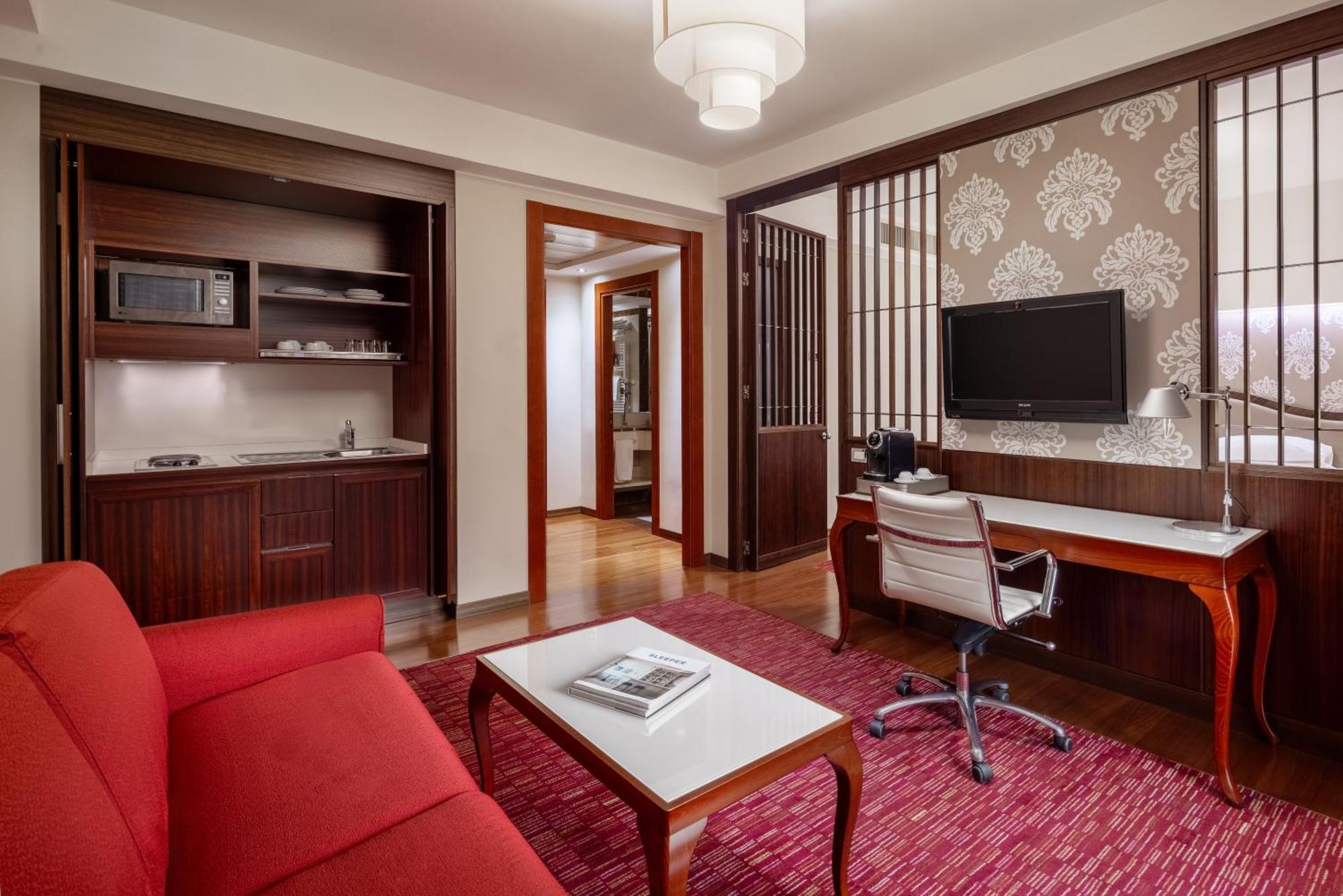 Superior Studio Apartment,1584413049:JPEG