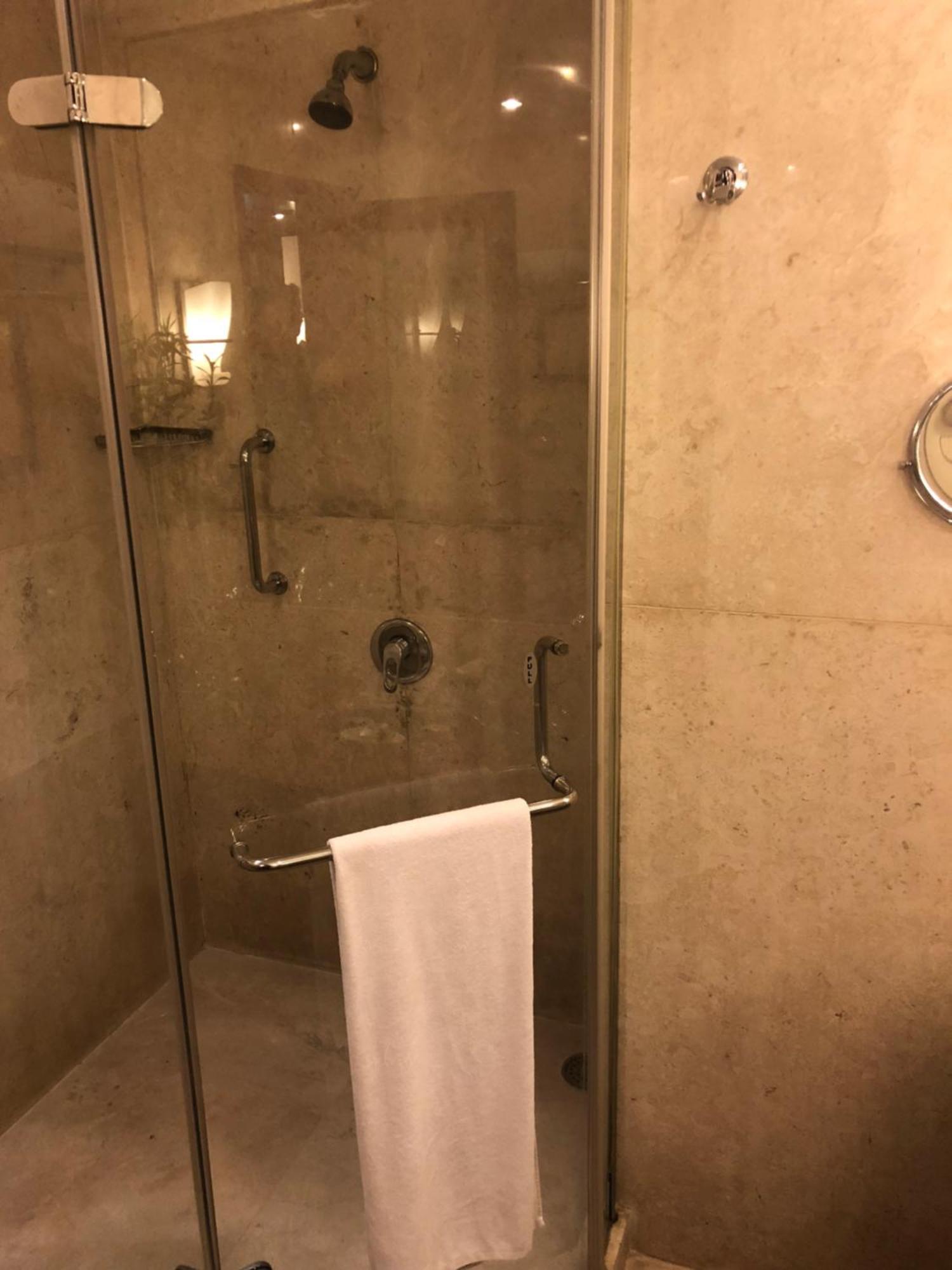 Premier Pool View Twin room on Food Beverage Spa on Laundry service