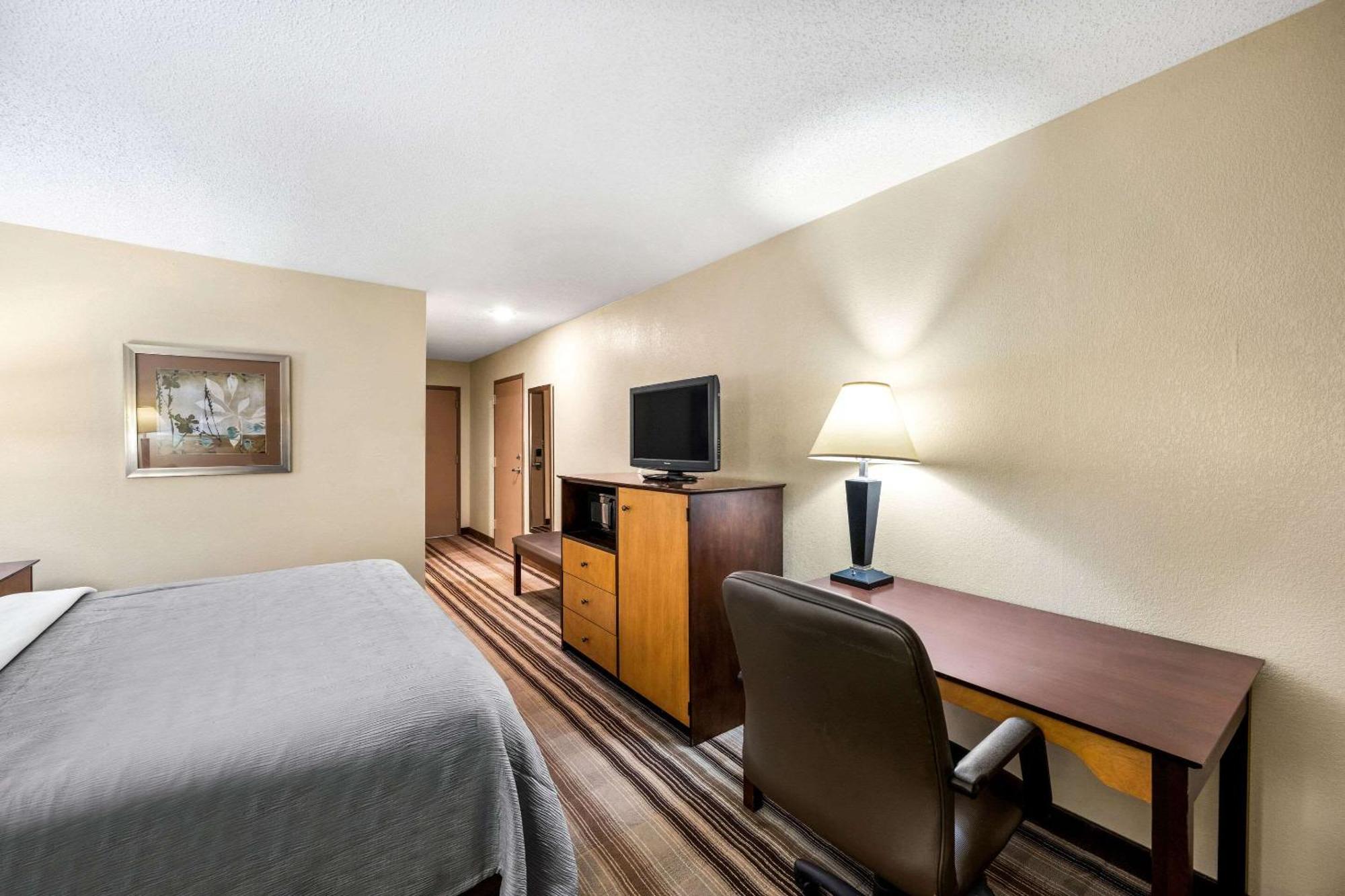 King Room - Accessible/Non-Smoking