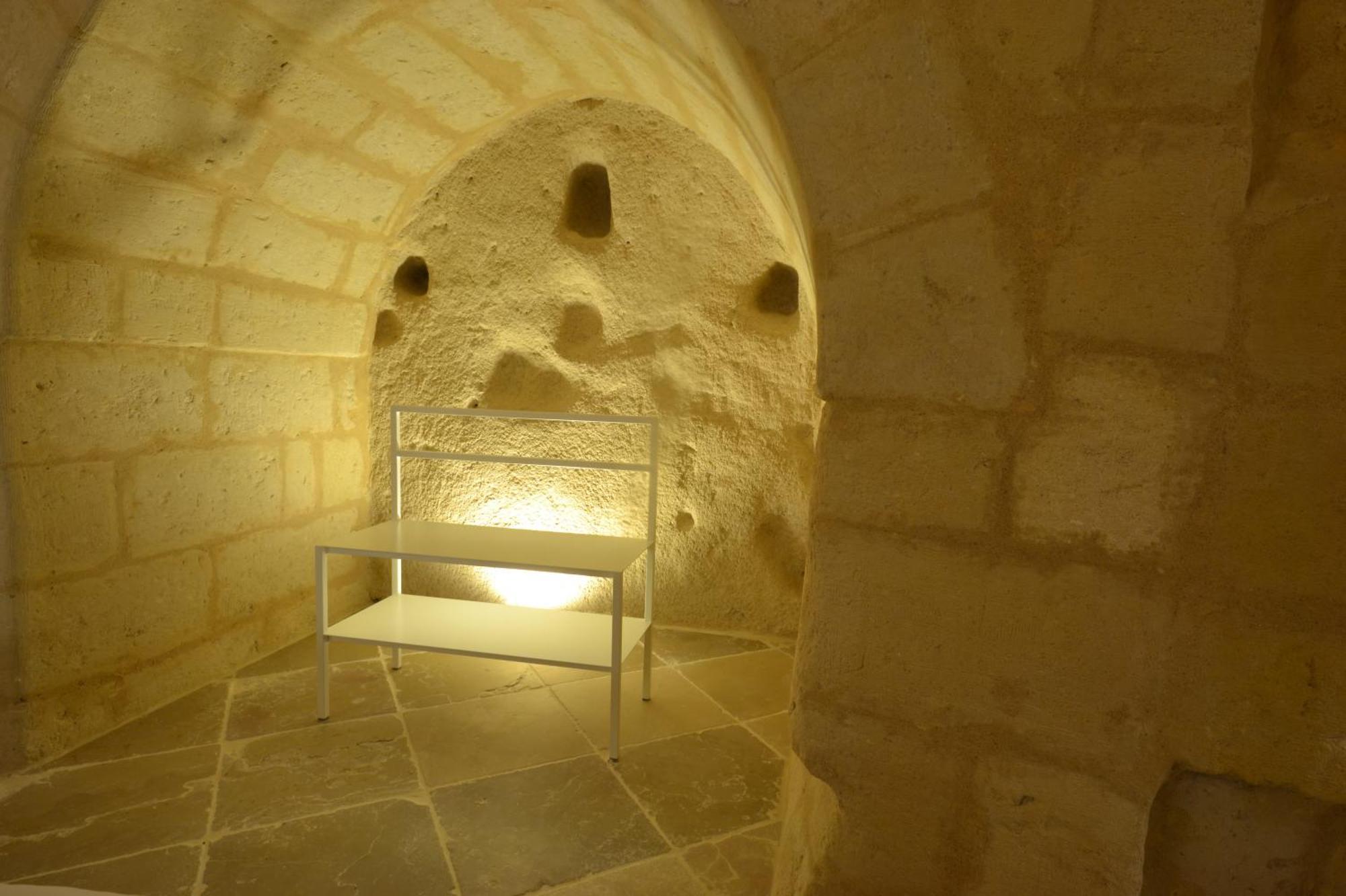 Suite Cave