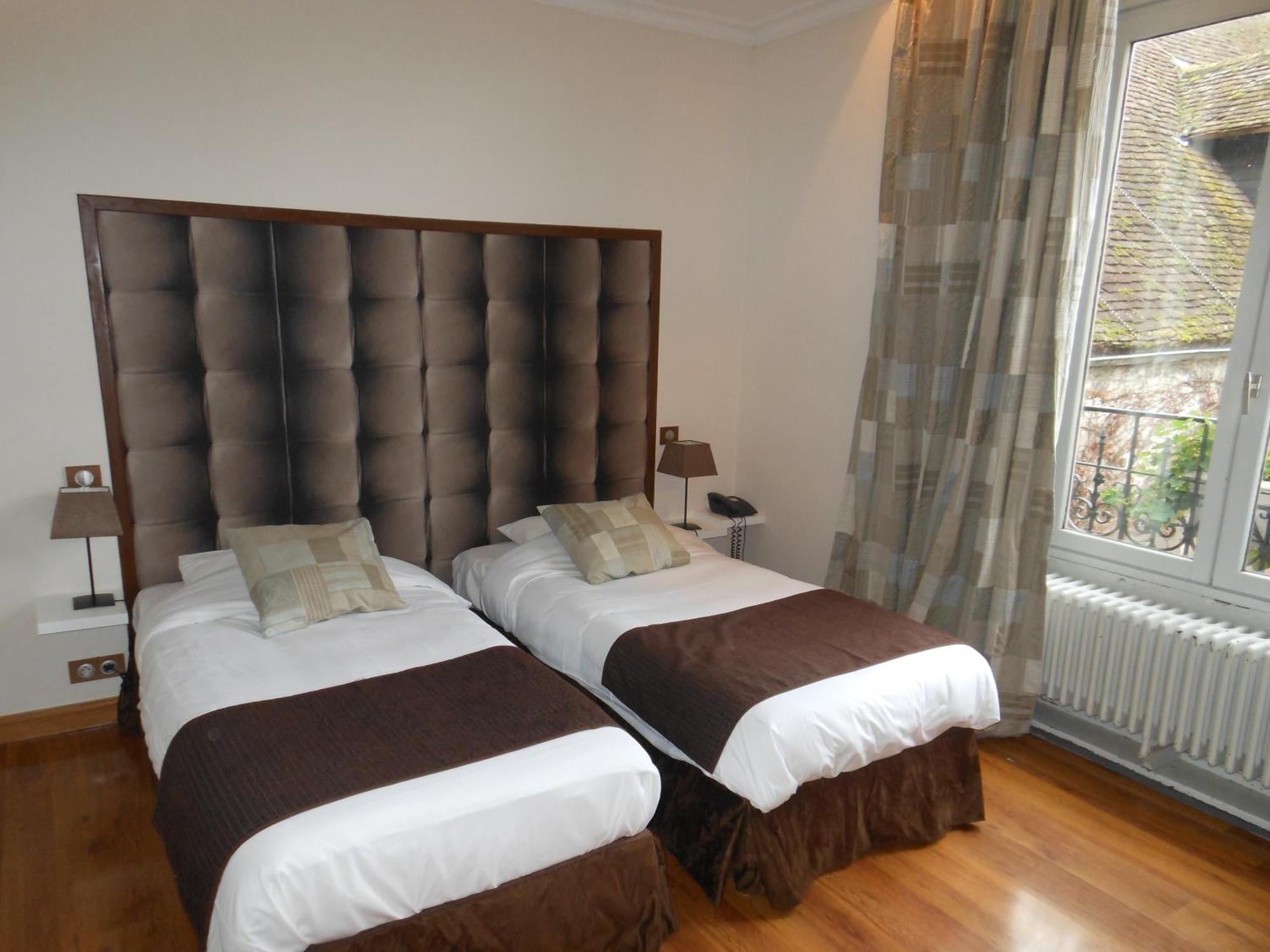 Family Room Double Single Bed