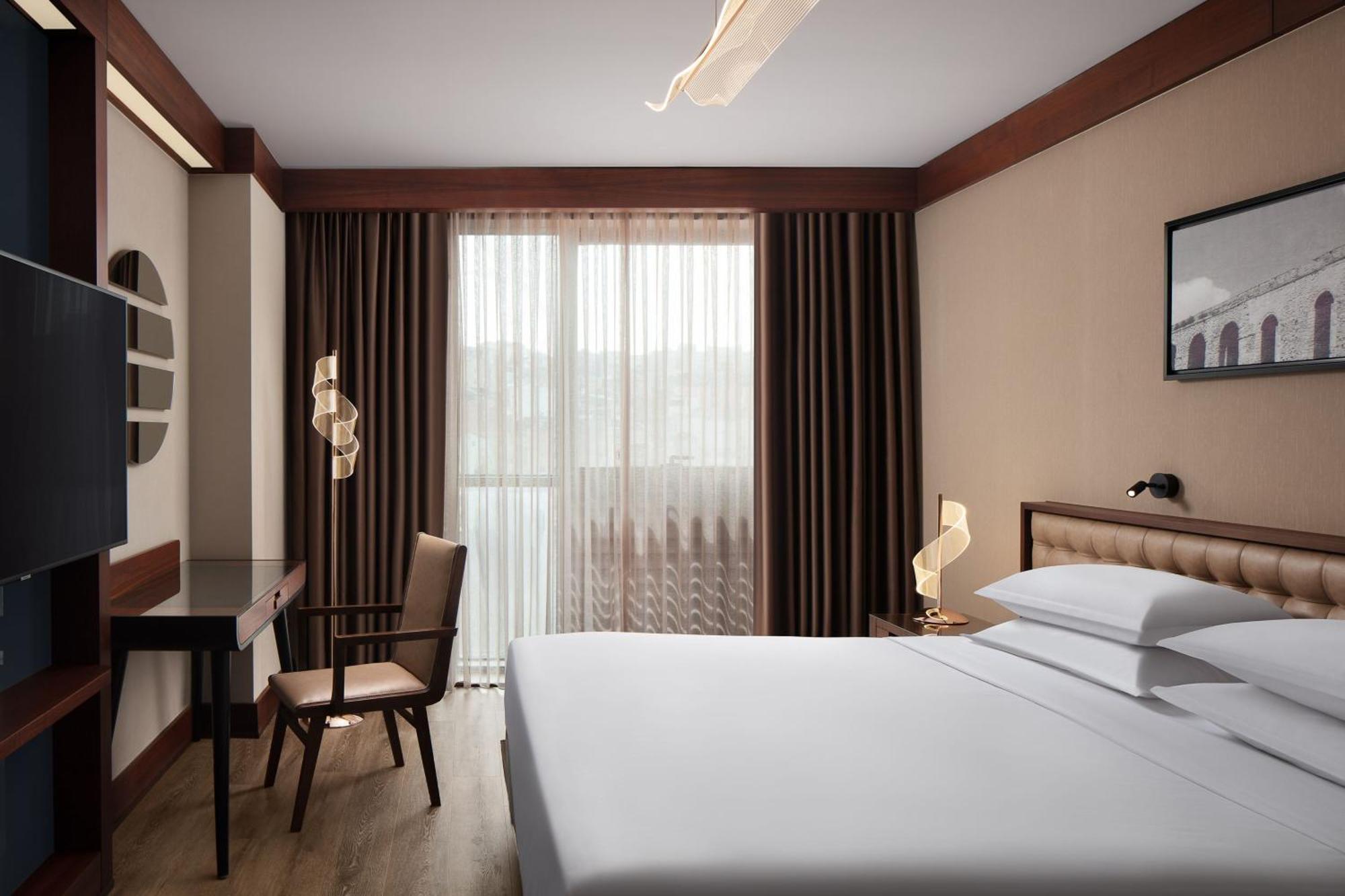 Executive King Room Lounge Access