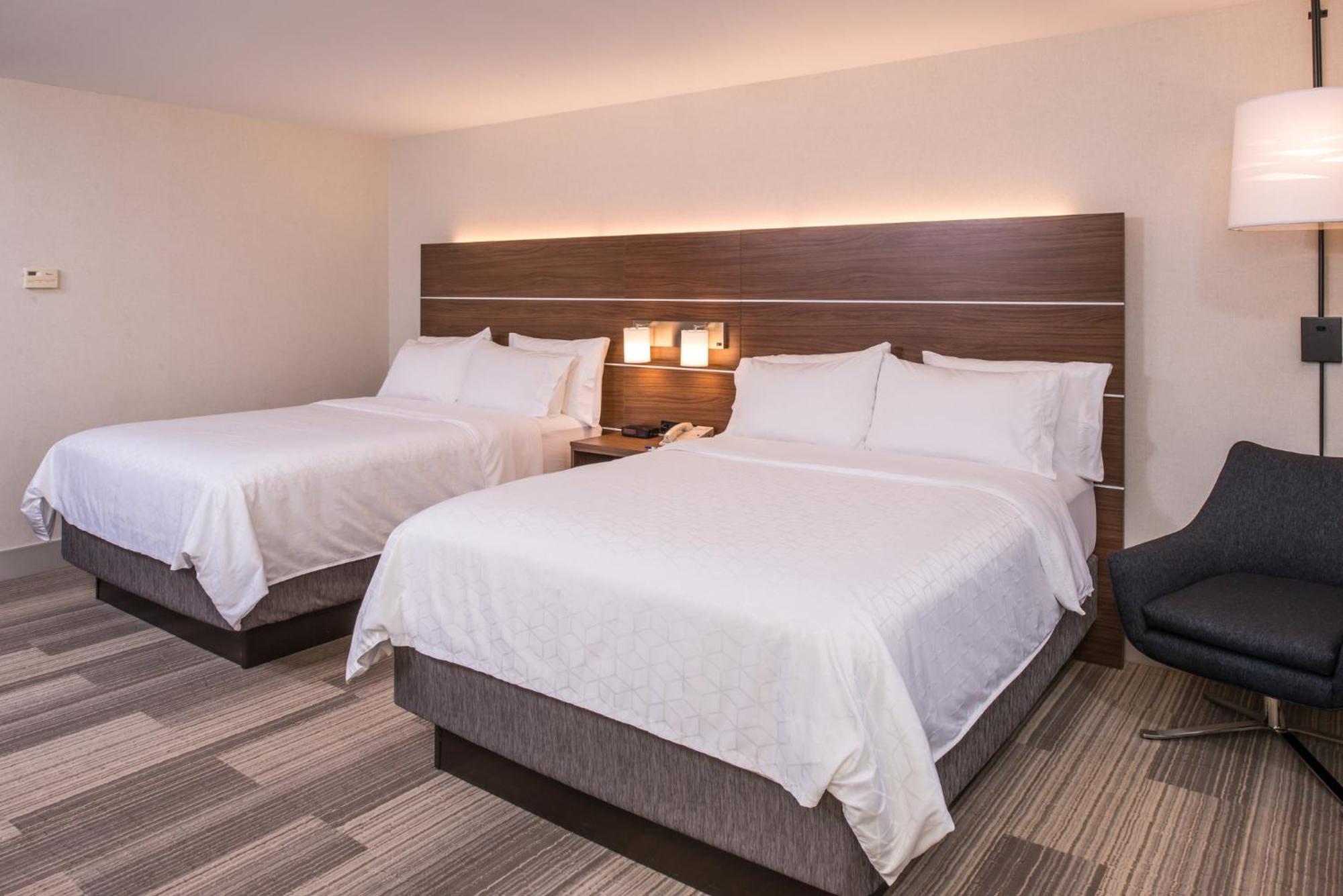 Standard Queen Room Two Queen Beds