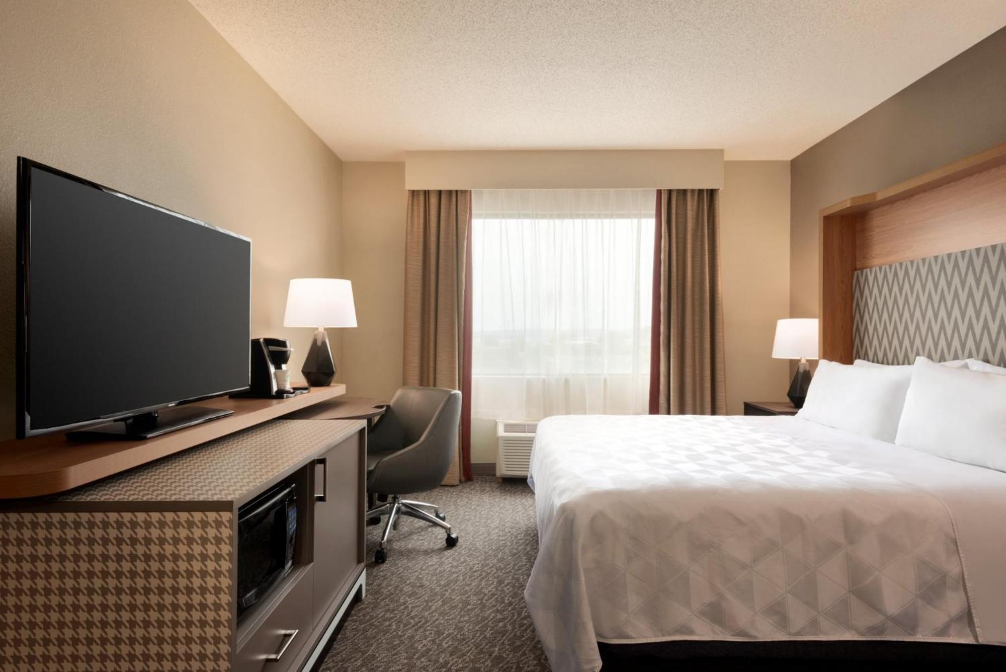 Standard King Room River View