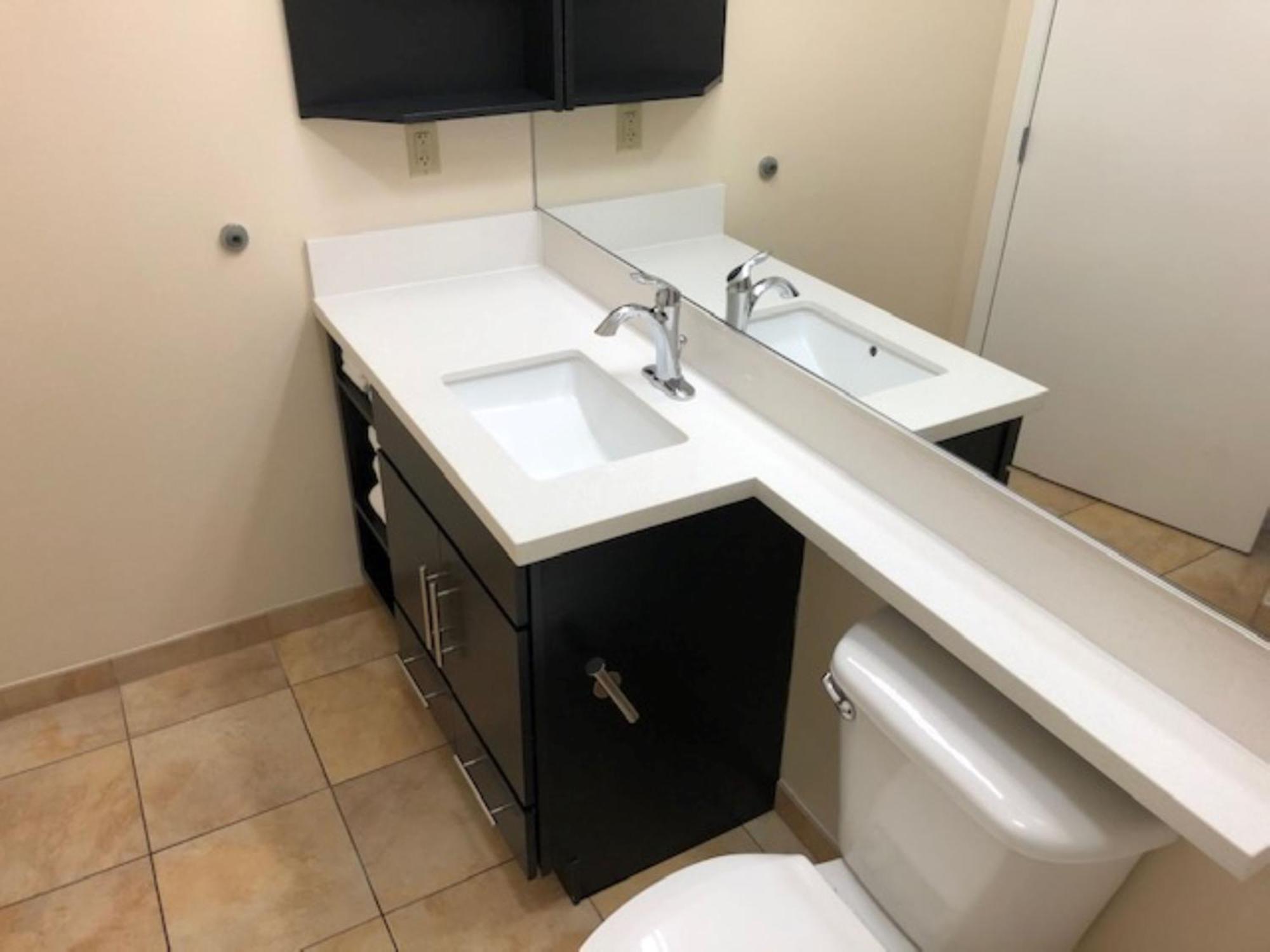 One-Bedroom Suite,1586141227:JPEG