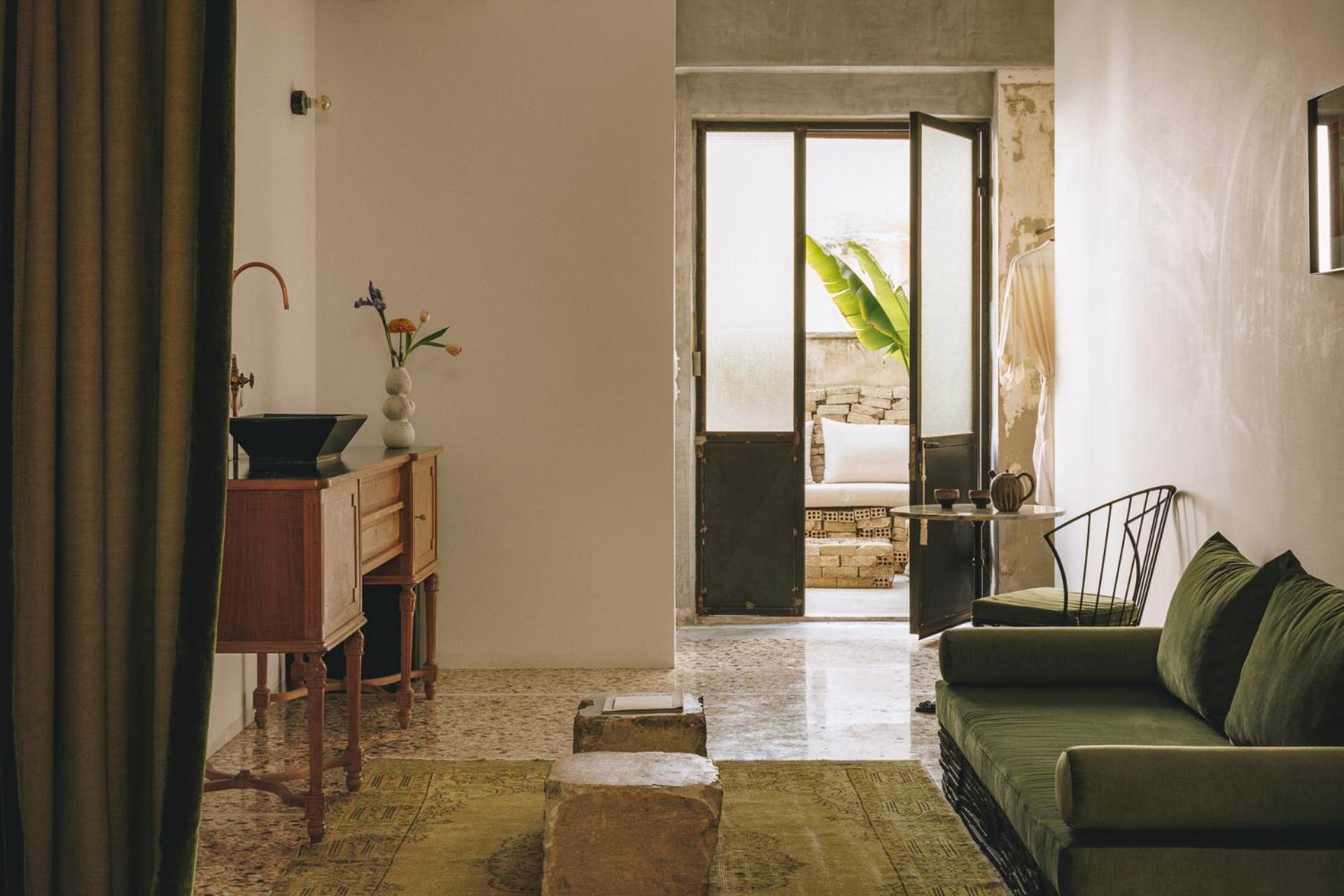 Floret room