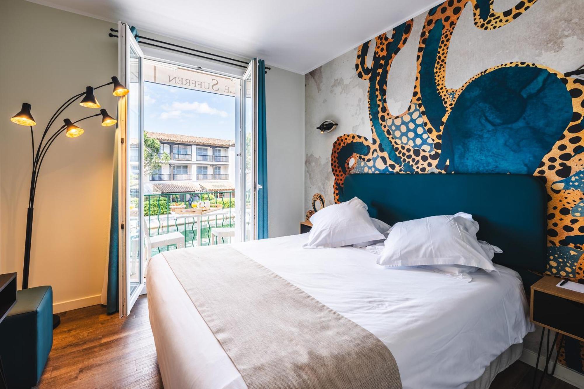 Superior Double Room Balcony Canal View