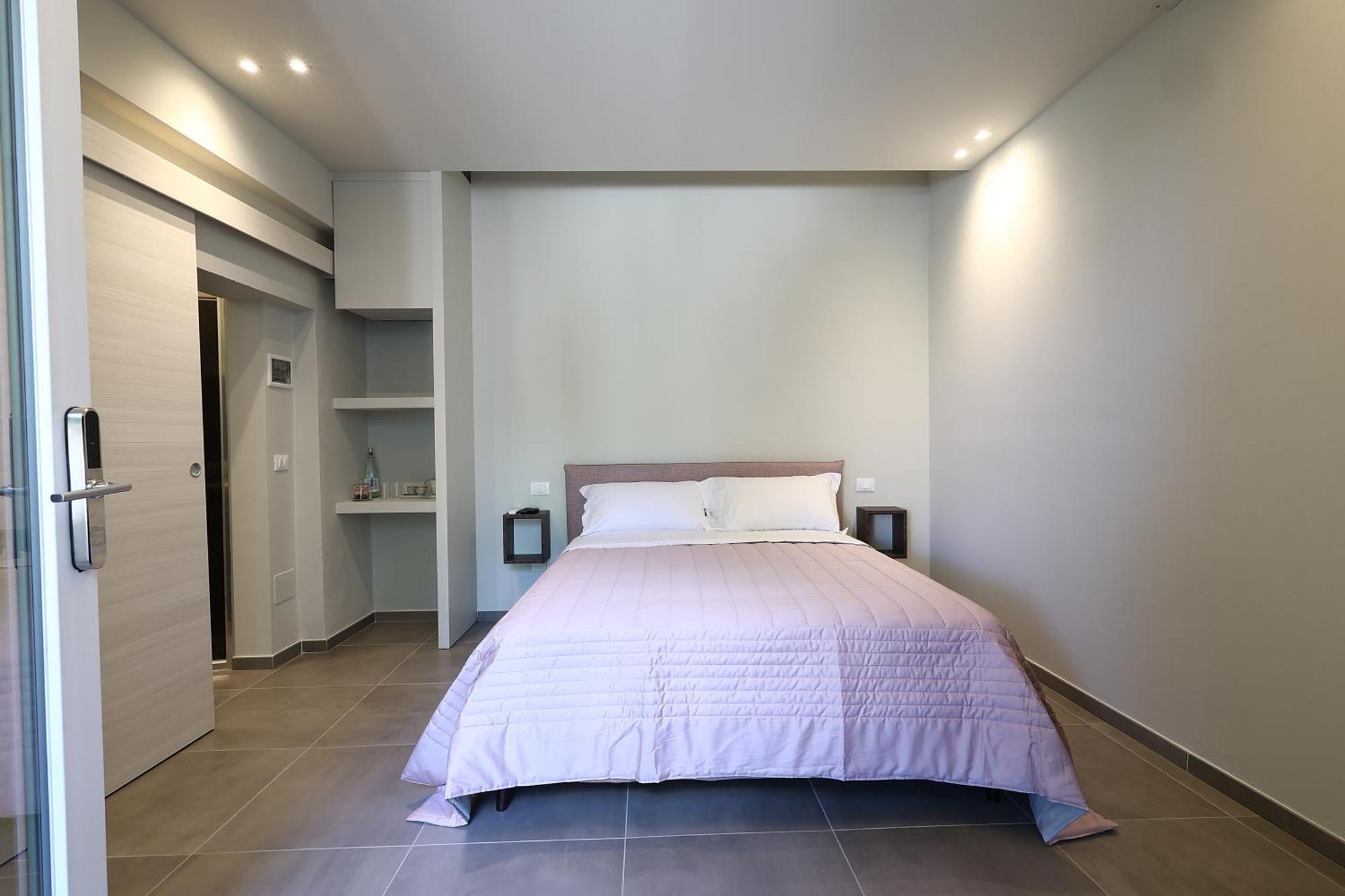Double Room Private Bathroom