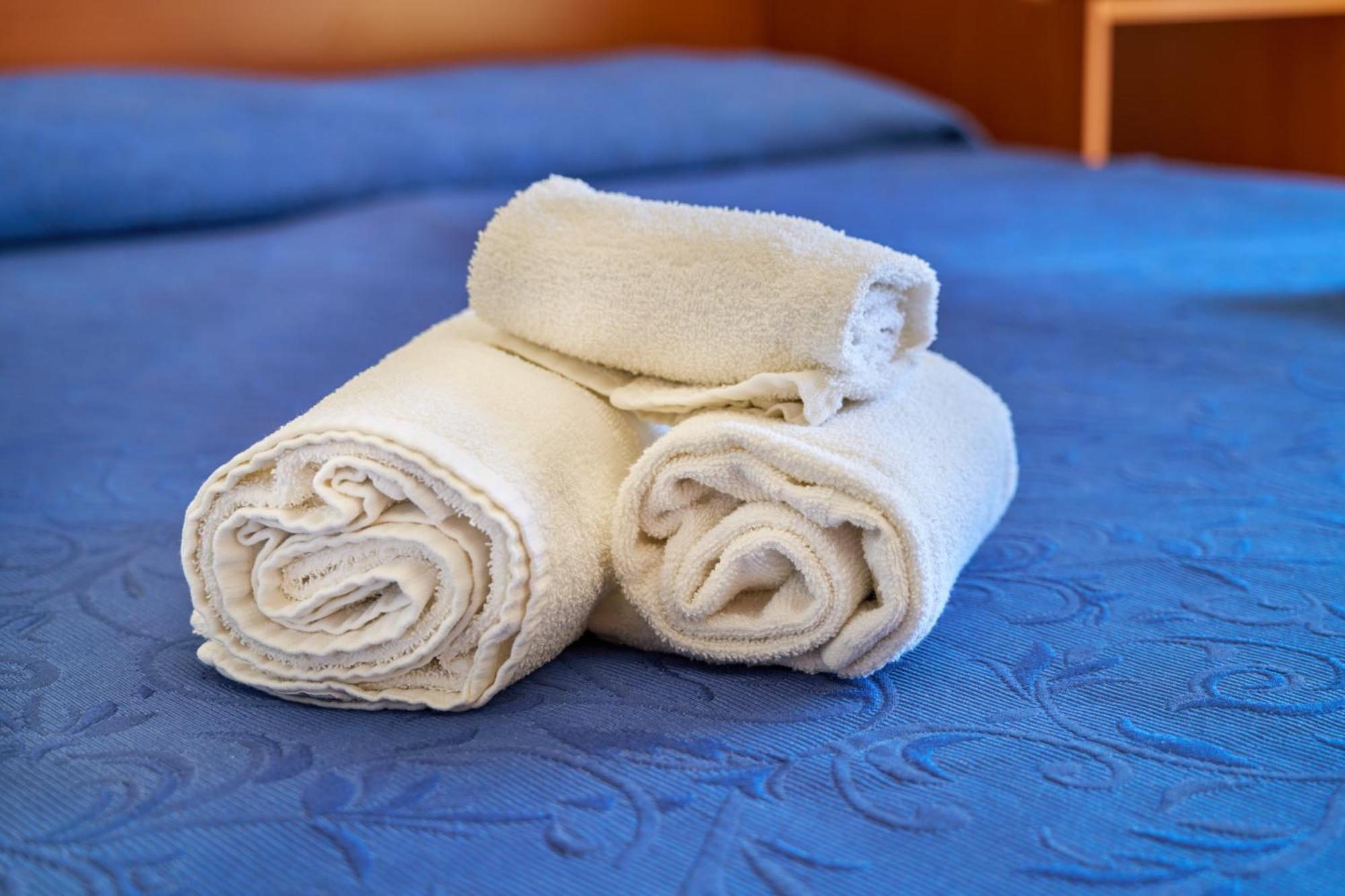 Camera Matrimoniale/Doppia con Letti Singoli con Bagno Privato